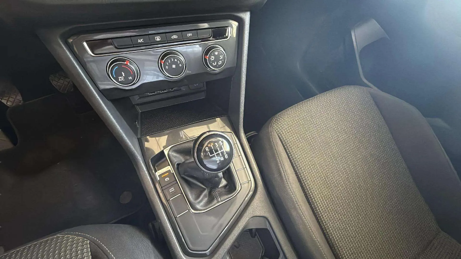 Volkswagen Tiguan Advance 1.5 TSI - foto 14