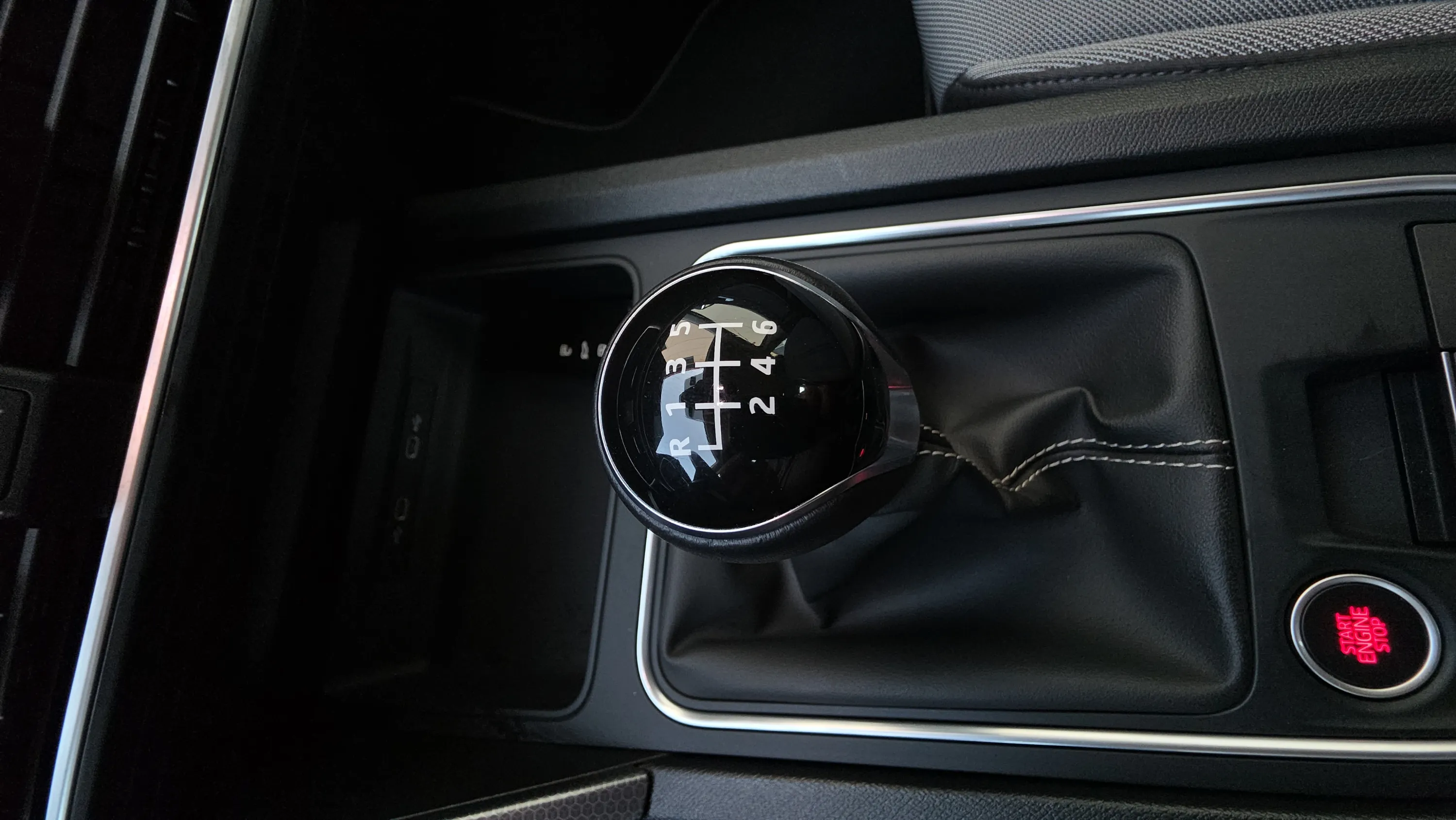 SEAT León 1.5 TSI Style 25 Aniversario - foto 28