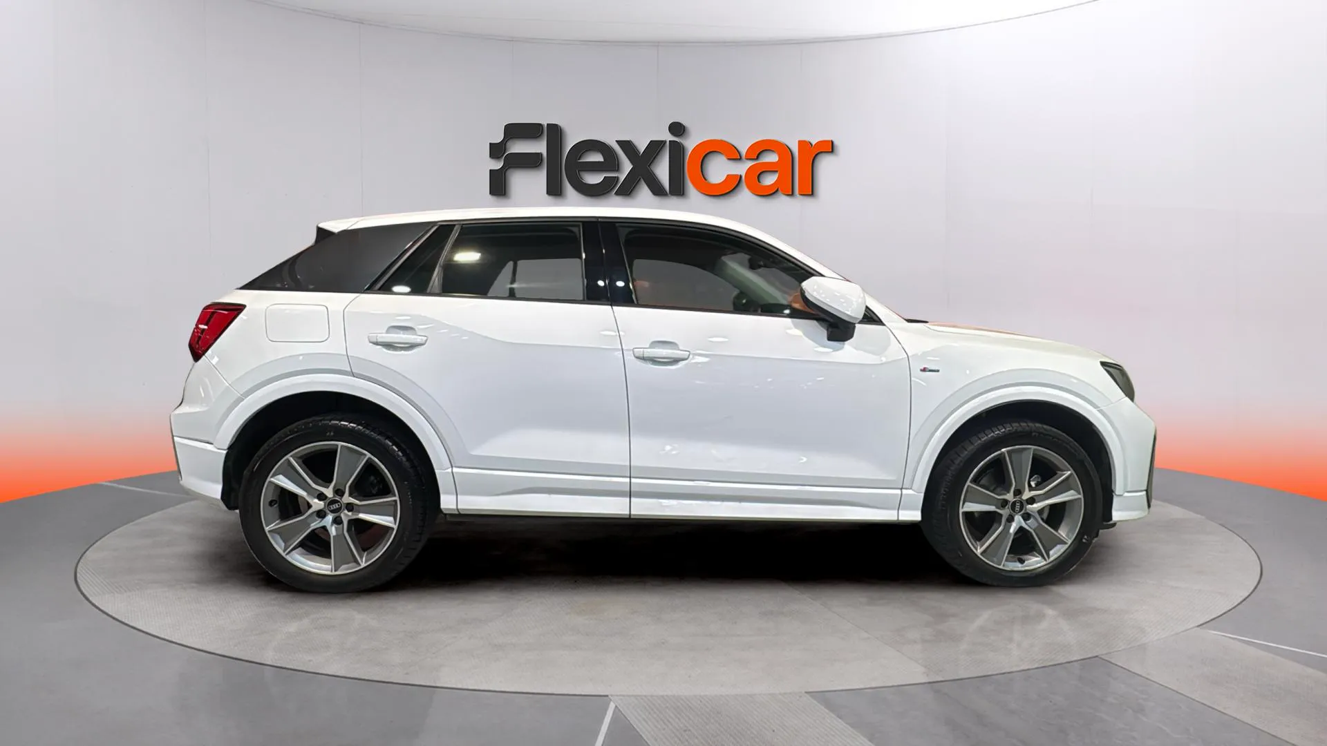 Audi Q2 30 TDI S tronic - foto 8