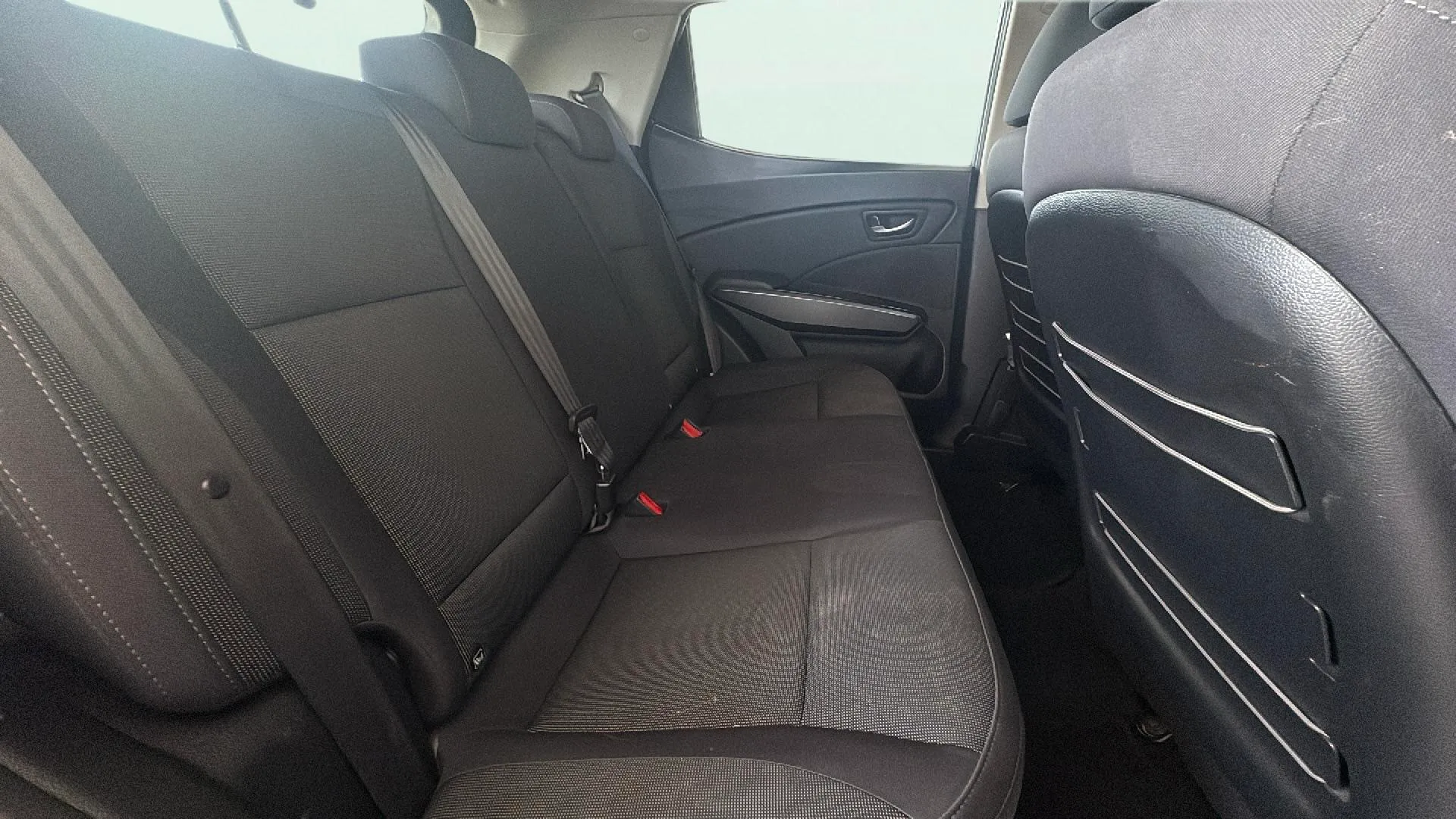 SsangYong Tivoli G15T Urban Plus - foto 32