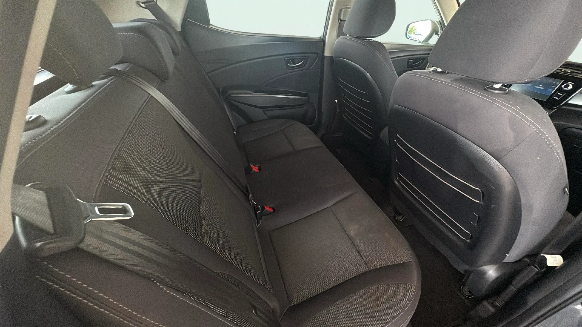 SsangYong Tivoli G15T Urban Plus - foto 31