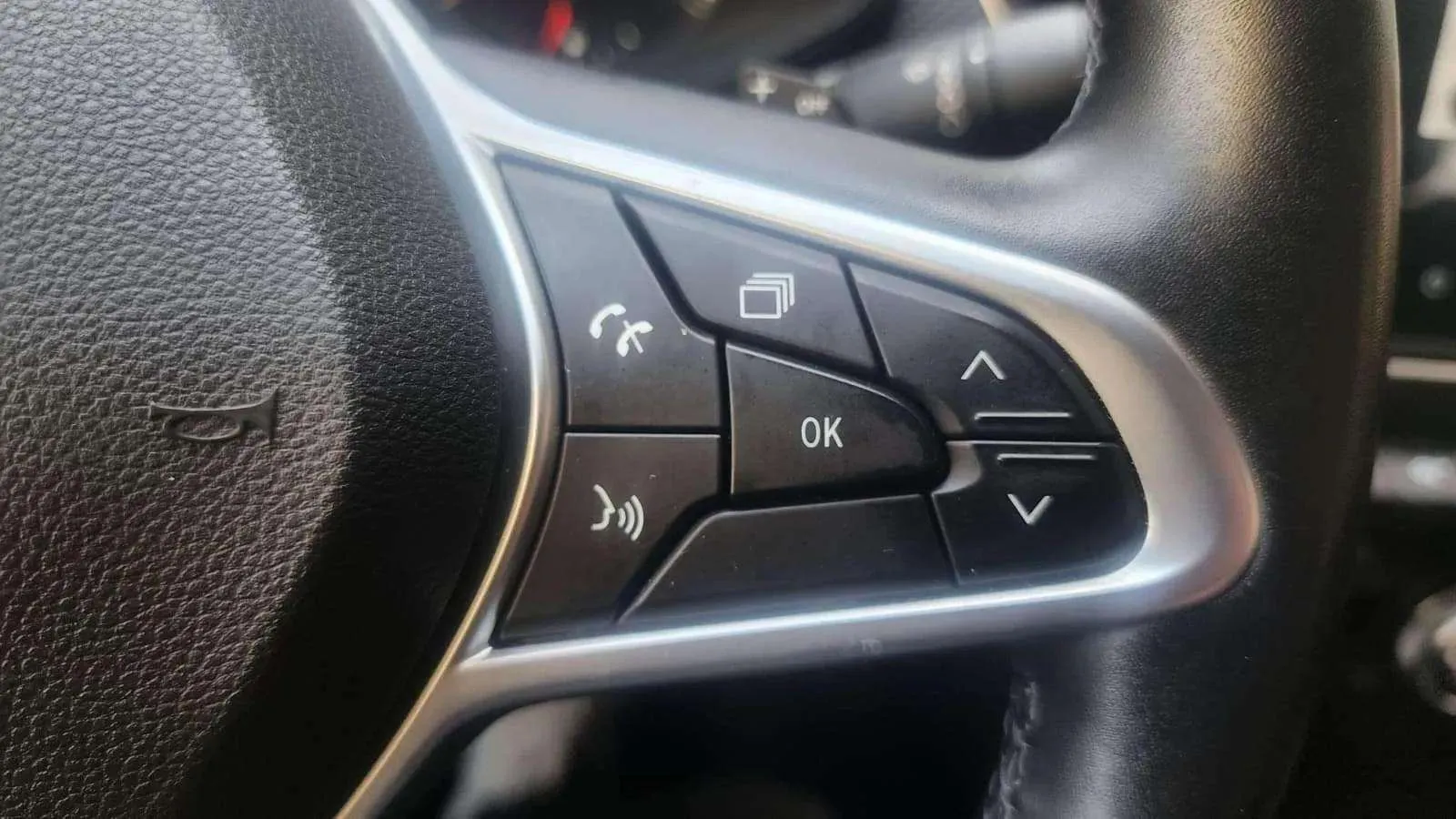 Renault Arkana Intens TCe EDC mild hybrid - foto 12