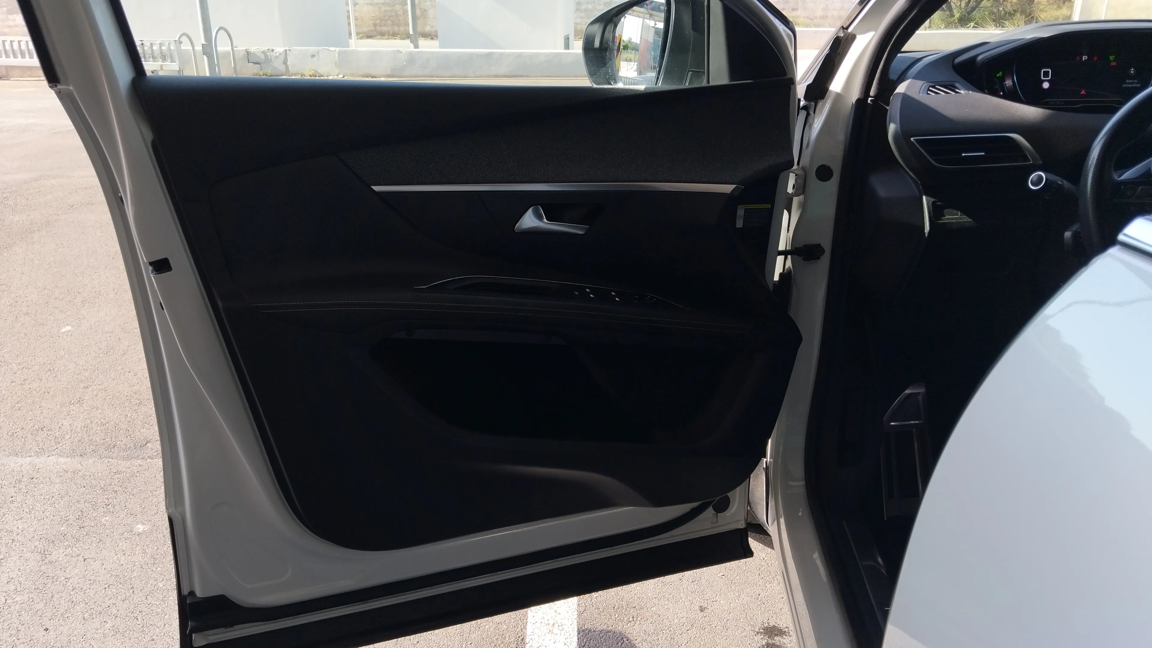 Peugeot 3008 1.5 BlueHDi GT Line EAT8 - foto 11