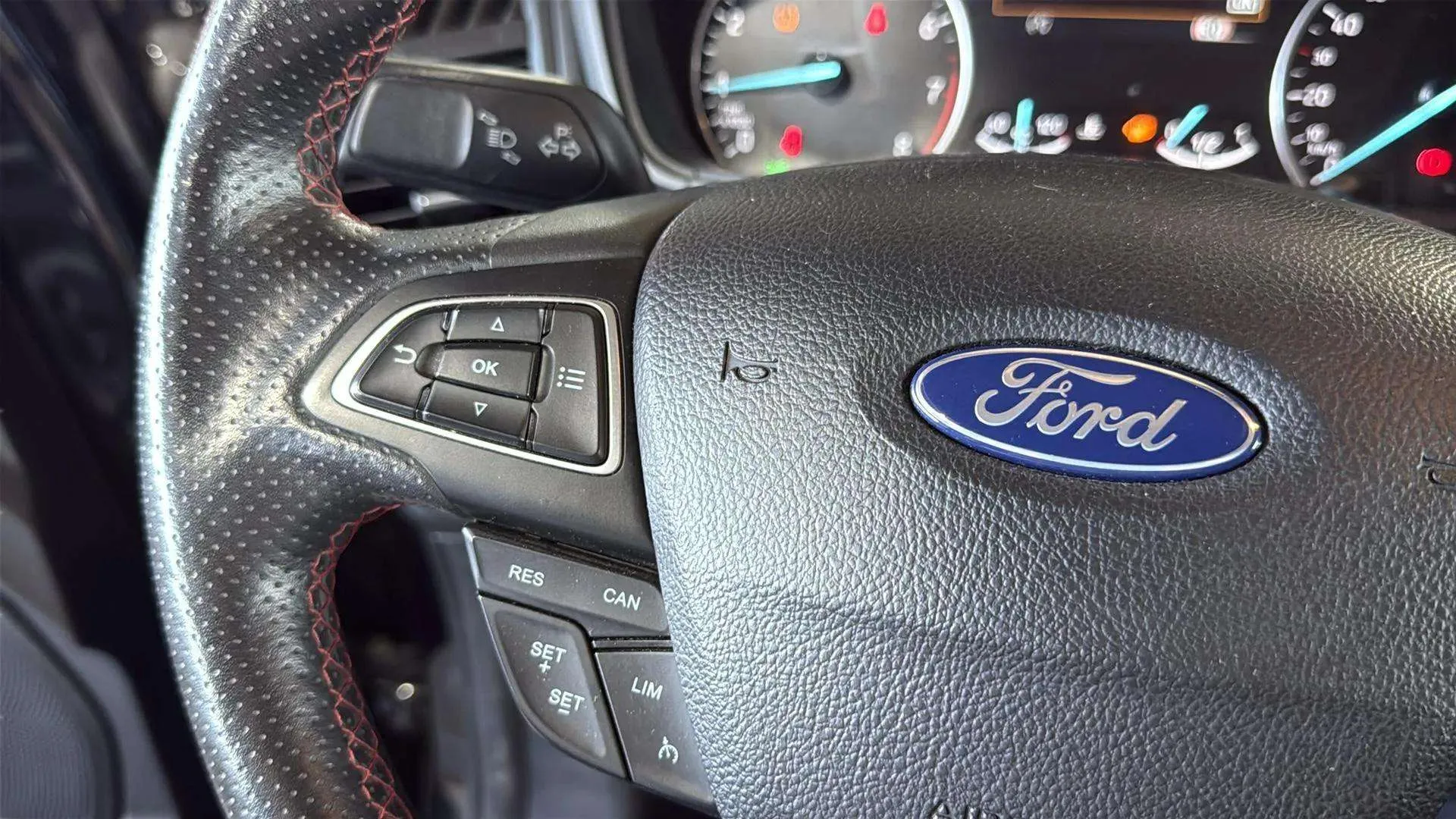 Ford EcoSport 1.0T EcoBoost ST Line - foto 21