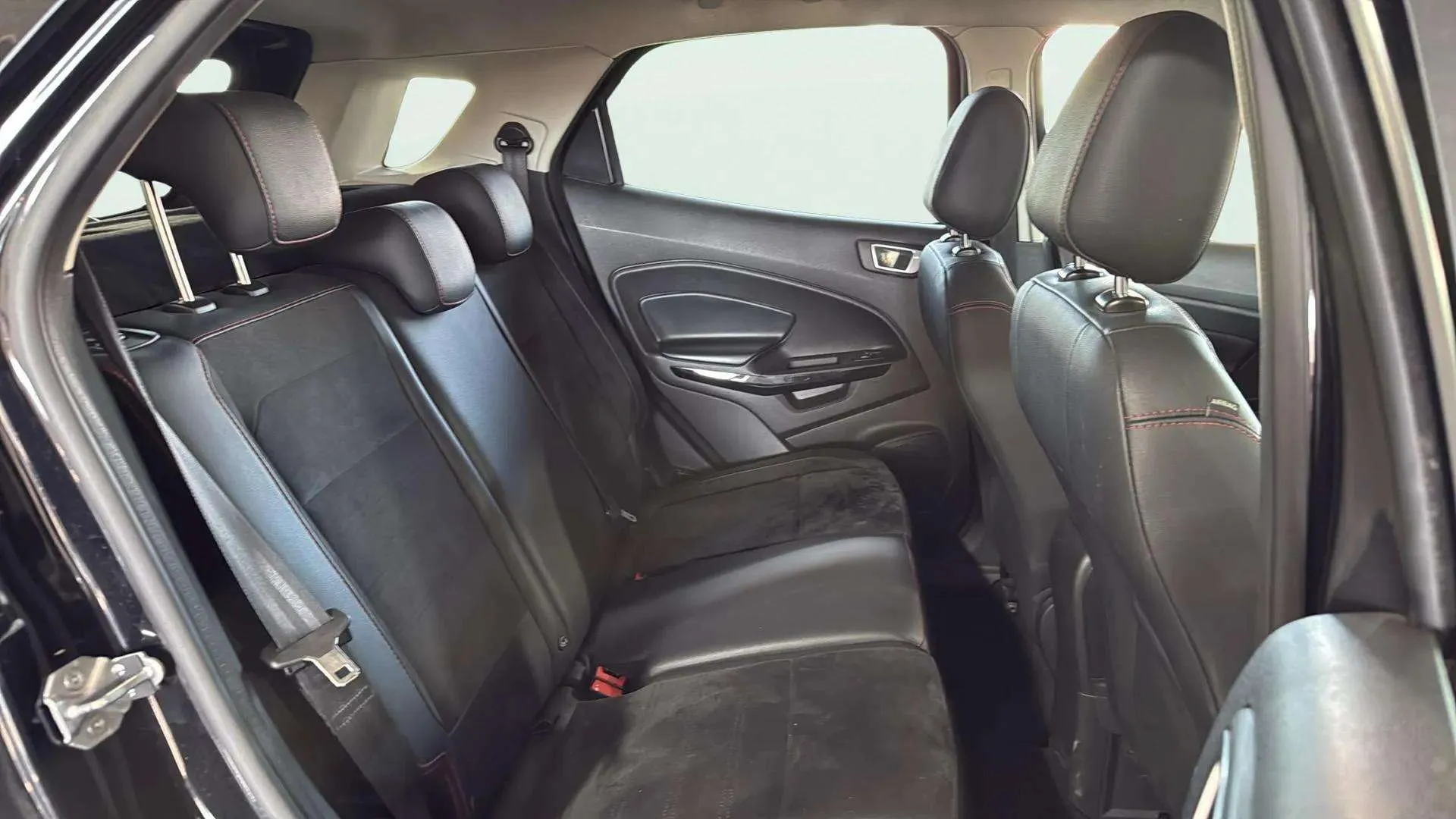 Ford EcoSport 1.0T EcoBoost ST Line - foto 14