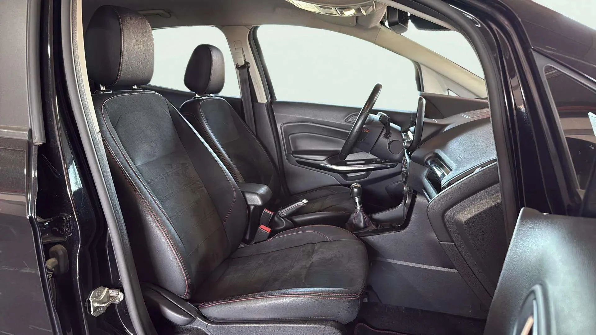Ford EcoSport 1.0T EcoBoost ST Line - foto 13