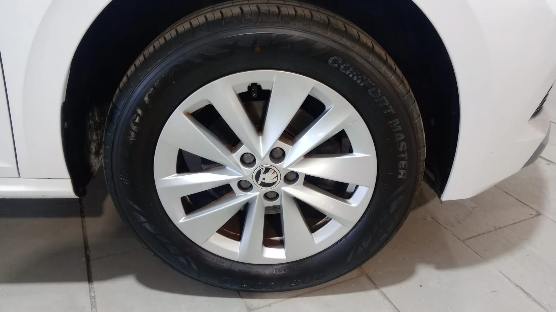 Škoda Kamiq 1.0 TSI Selection - foto 19