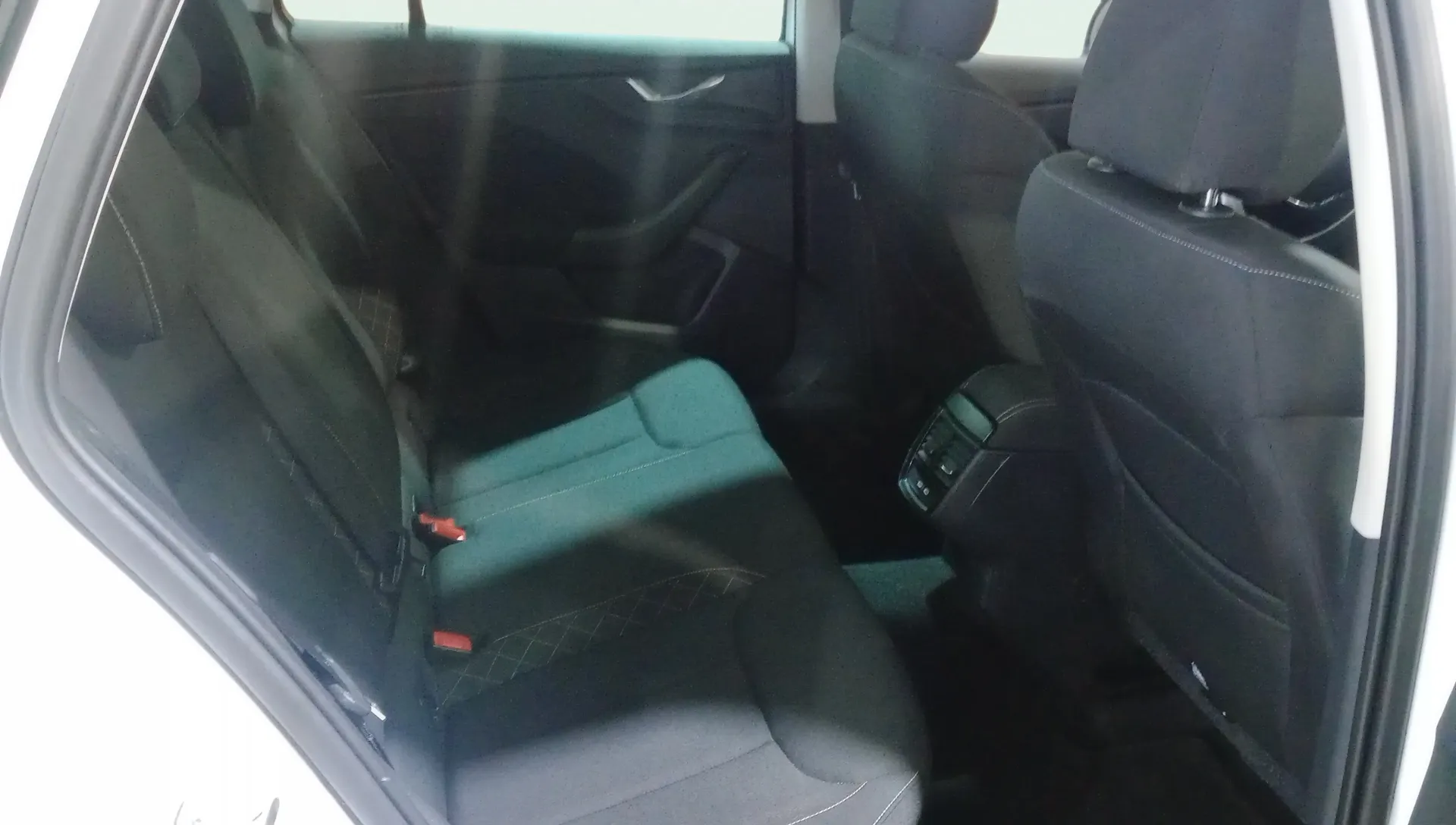 Škoda Kamiq 1.0 TSI Selection - foto 12