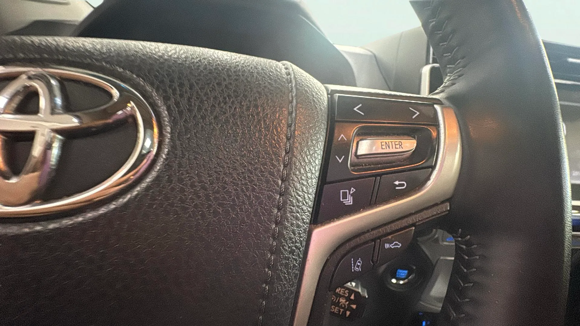 Toyota Land Cruiser 2.8 D-4D VX - foto 8