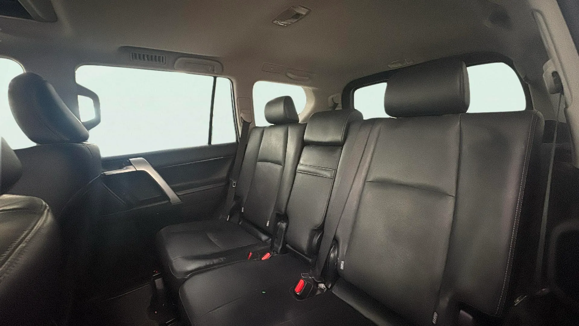 Toyota Land Cruiser 2.8 D-4D VX - foto 12