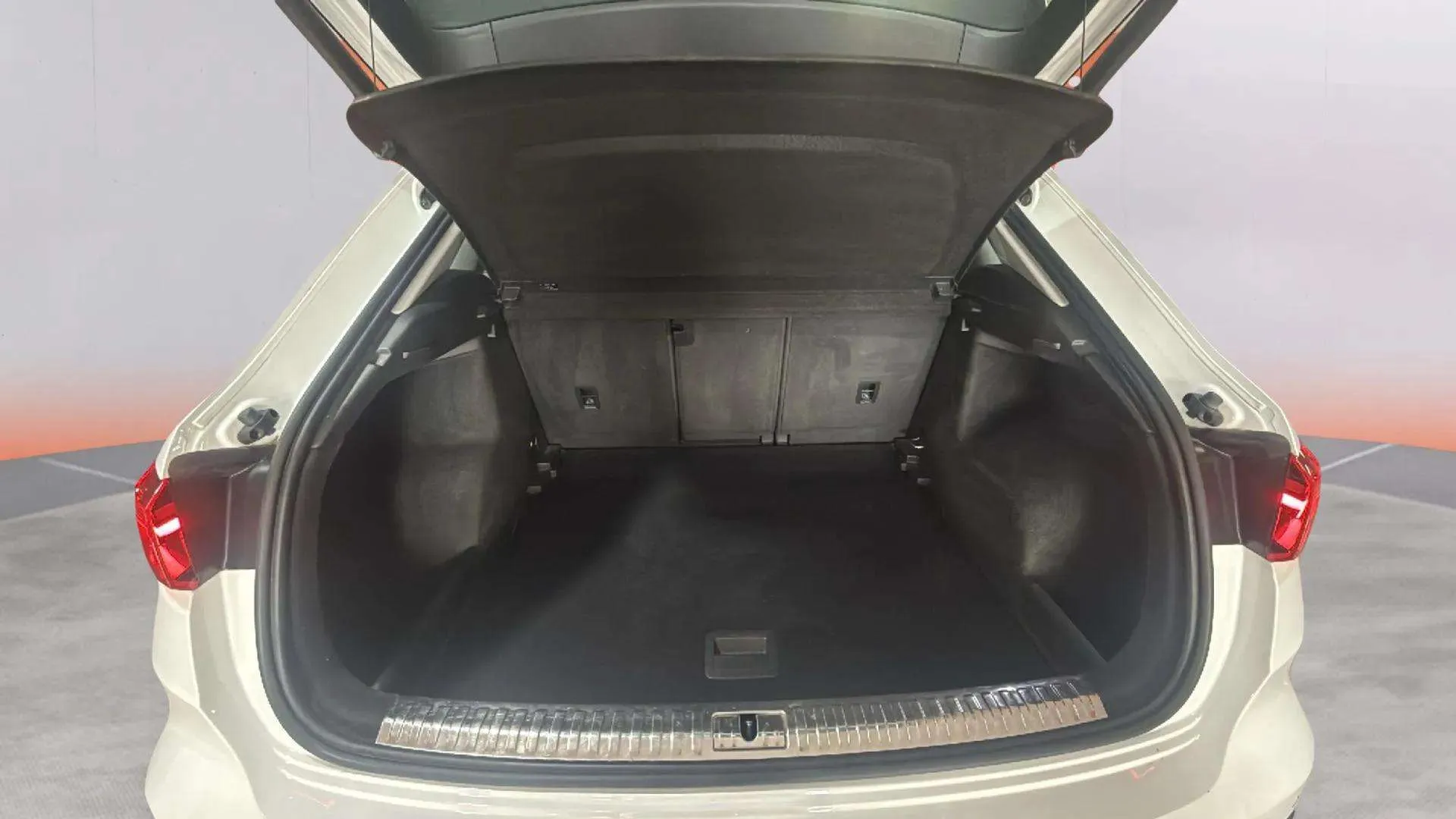 Audi Q3 35 TDI S tronic - foto 14