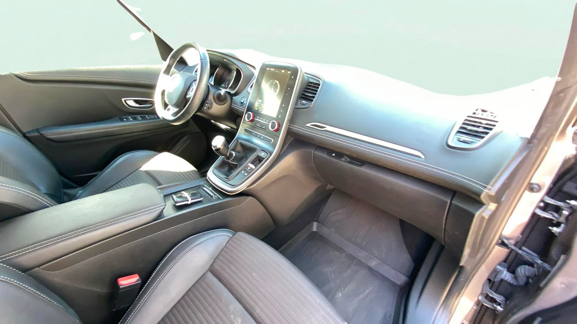 Renault Grand Scénic Zen TCe GPF - foto 24