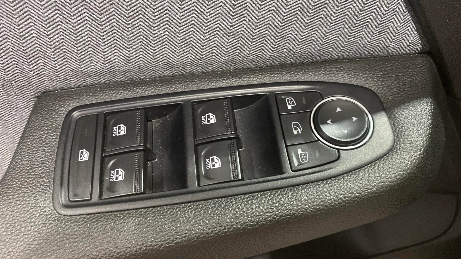 Renault Clio Techno TCe 90 - foto 23