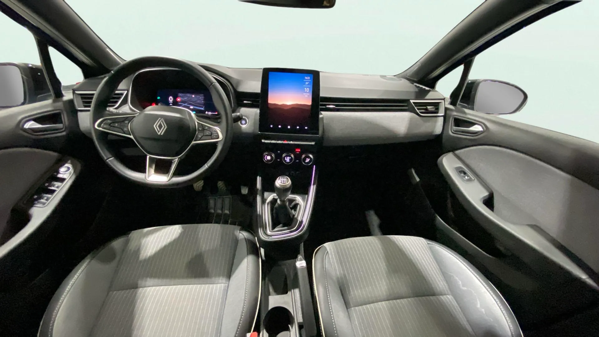 Renault Clio Techno TCe 90 - foto 10