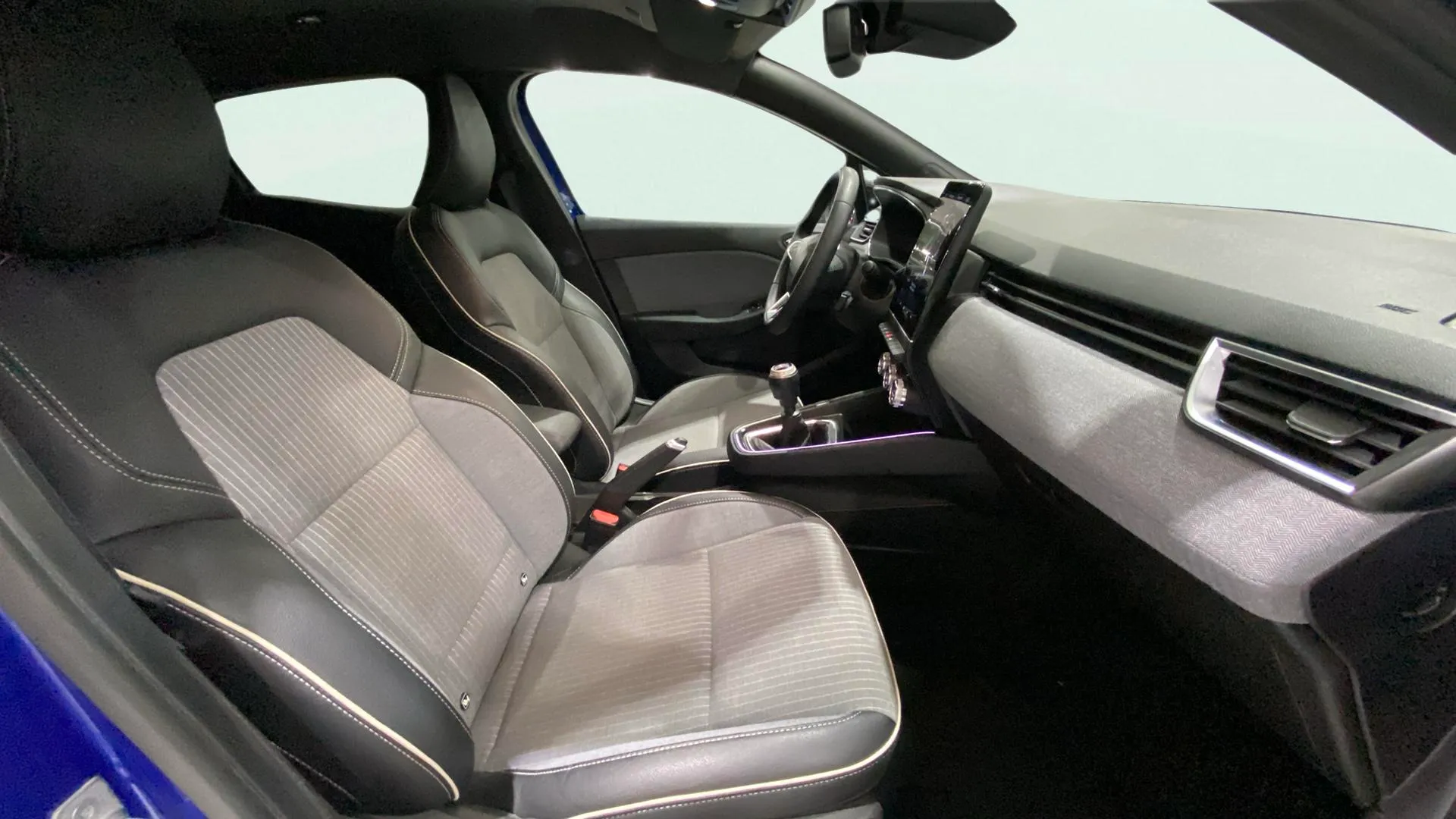 Renault Clio Techno TCe 90 - foto 13