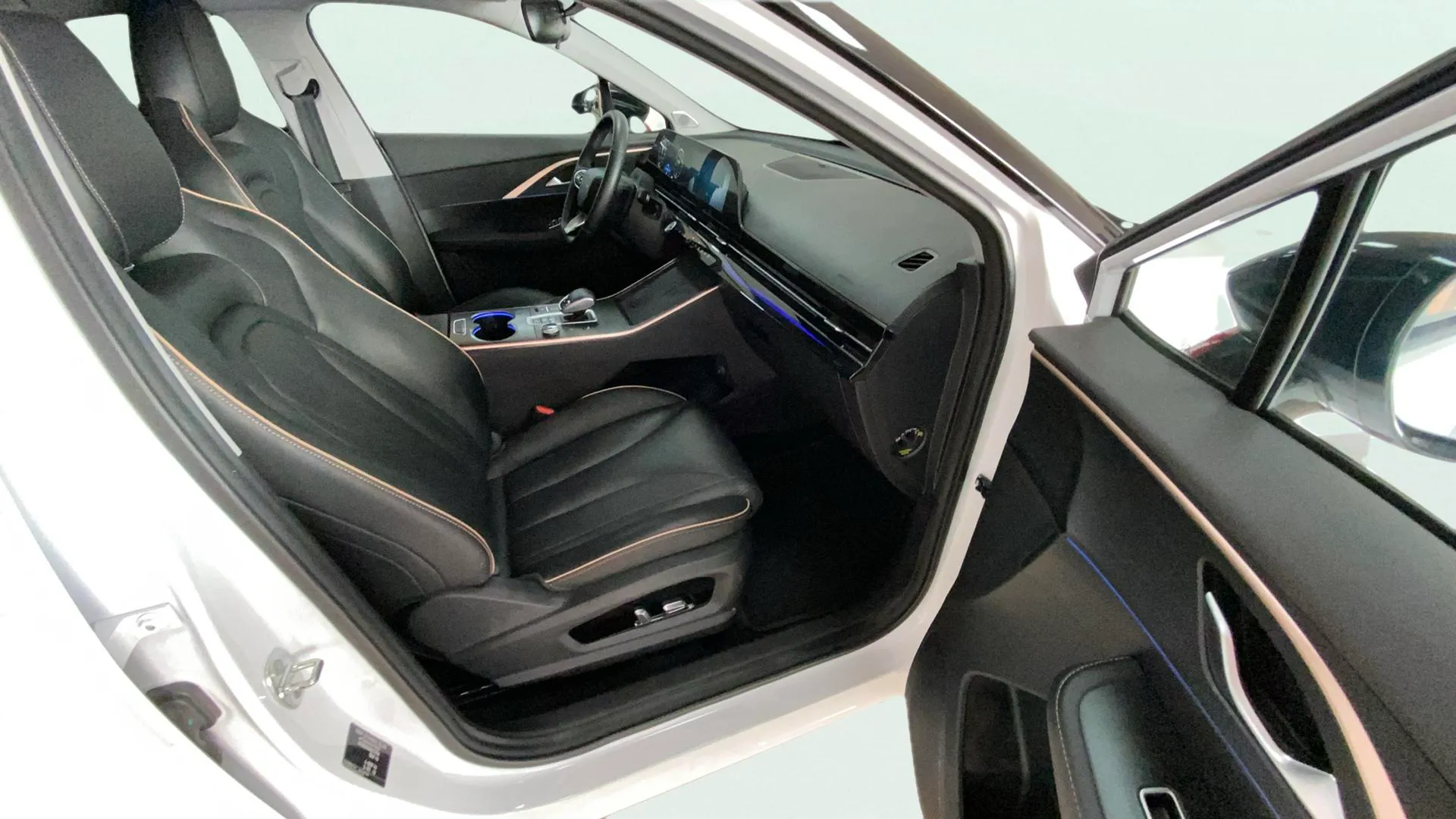 Omoda 5 1.6 T-GDi DCT Comfort - foto 9