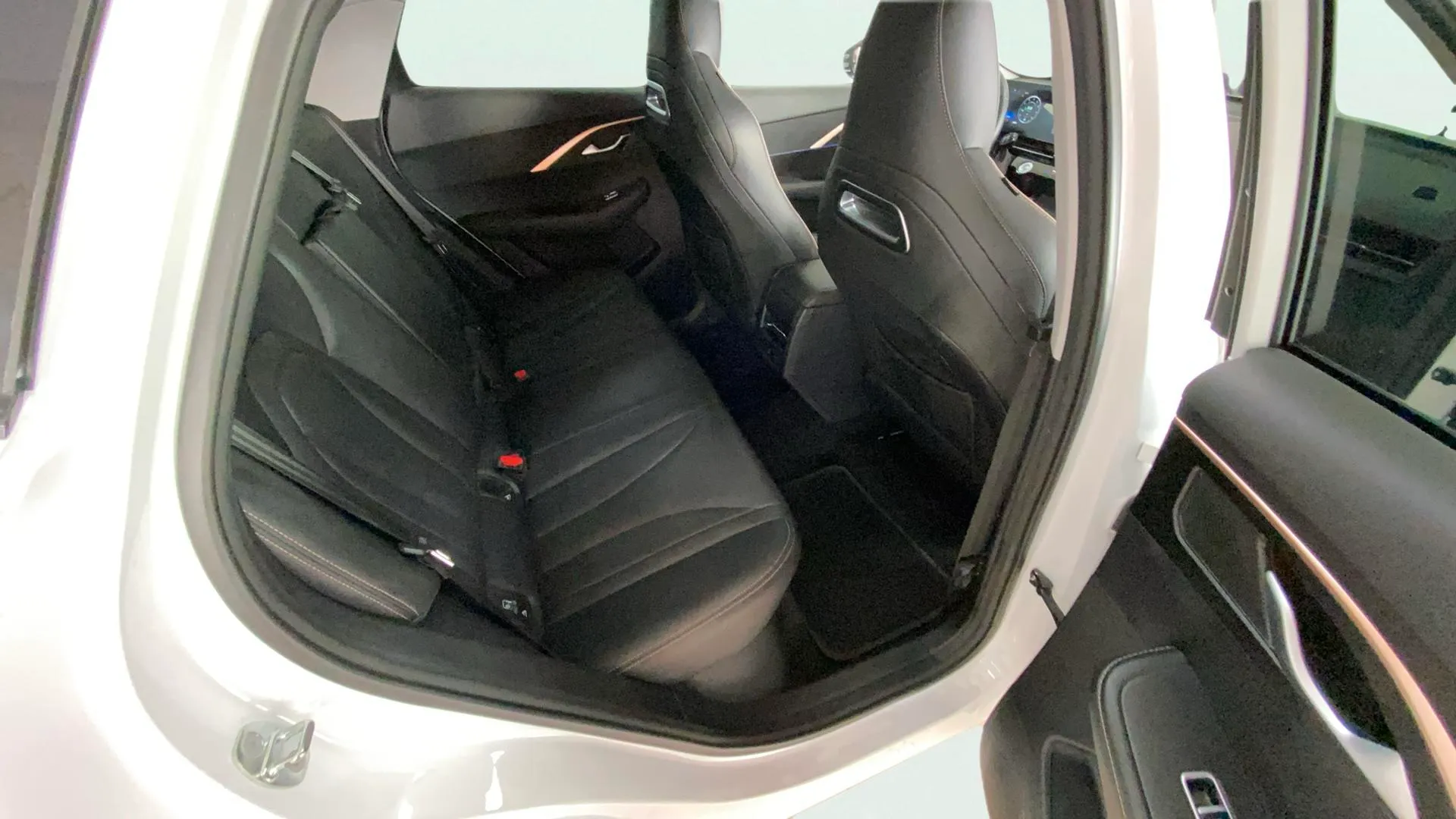 Omoda 5 1.6 T-GDi DCT Comfort - foto 10