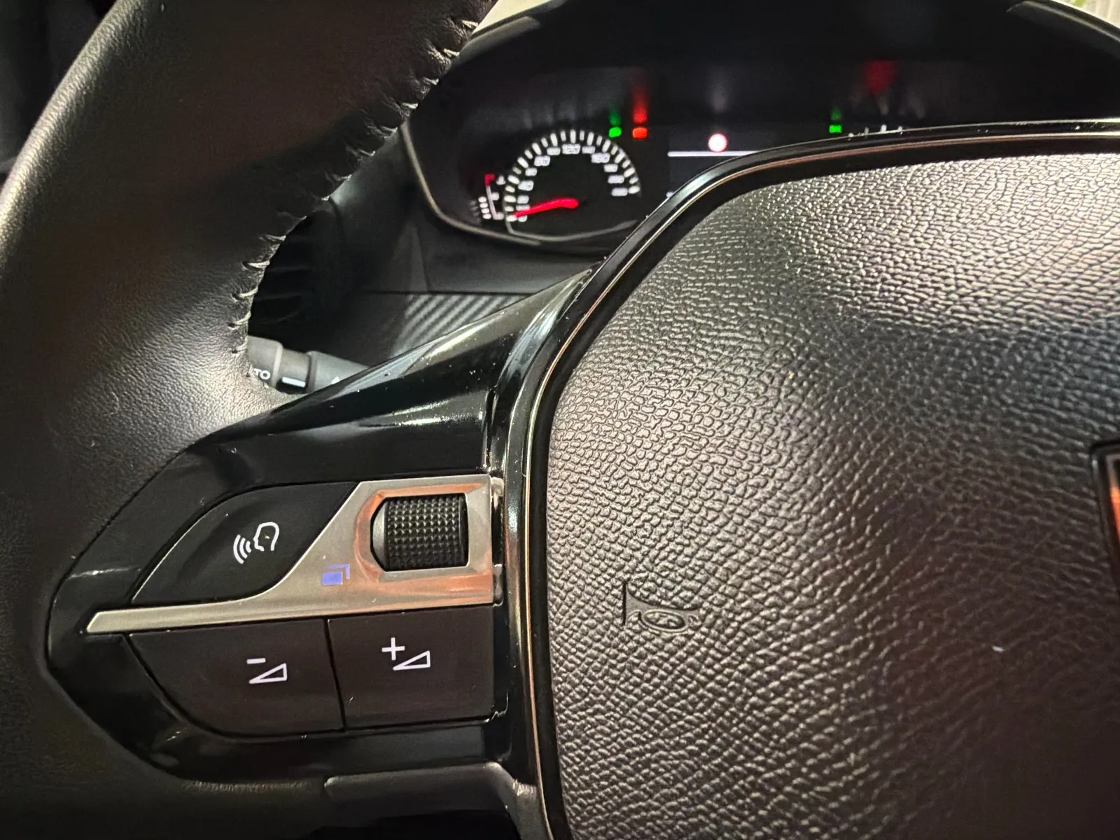 Peugeot 208 Style Gasolina 100 - foto 8