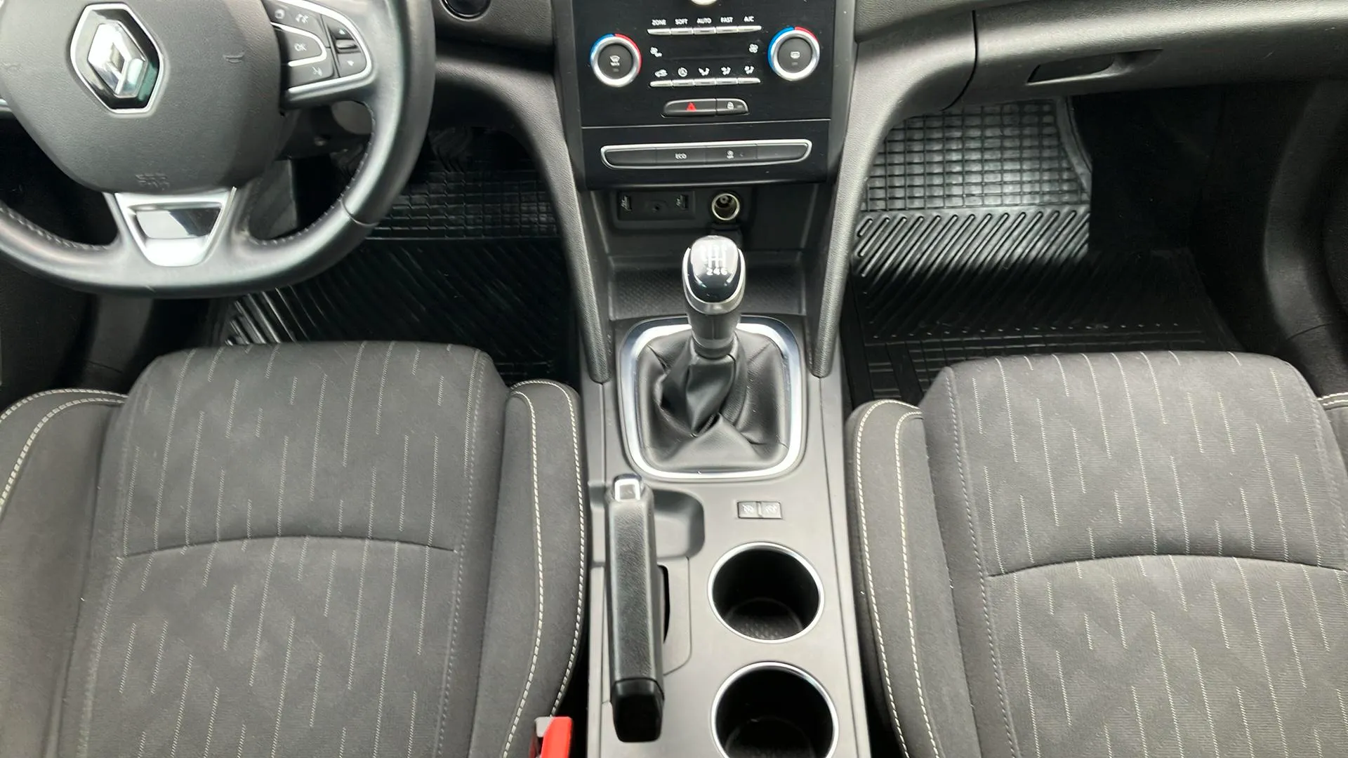 Renault Mégane Limited TCe GPF -SS - foto 12
