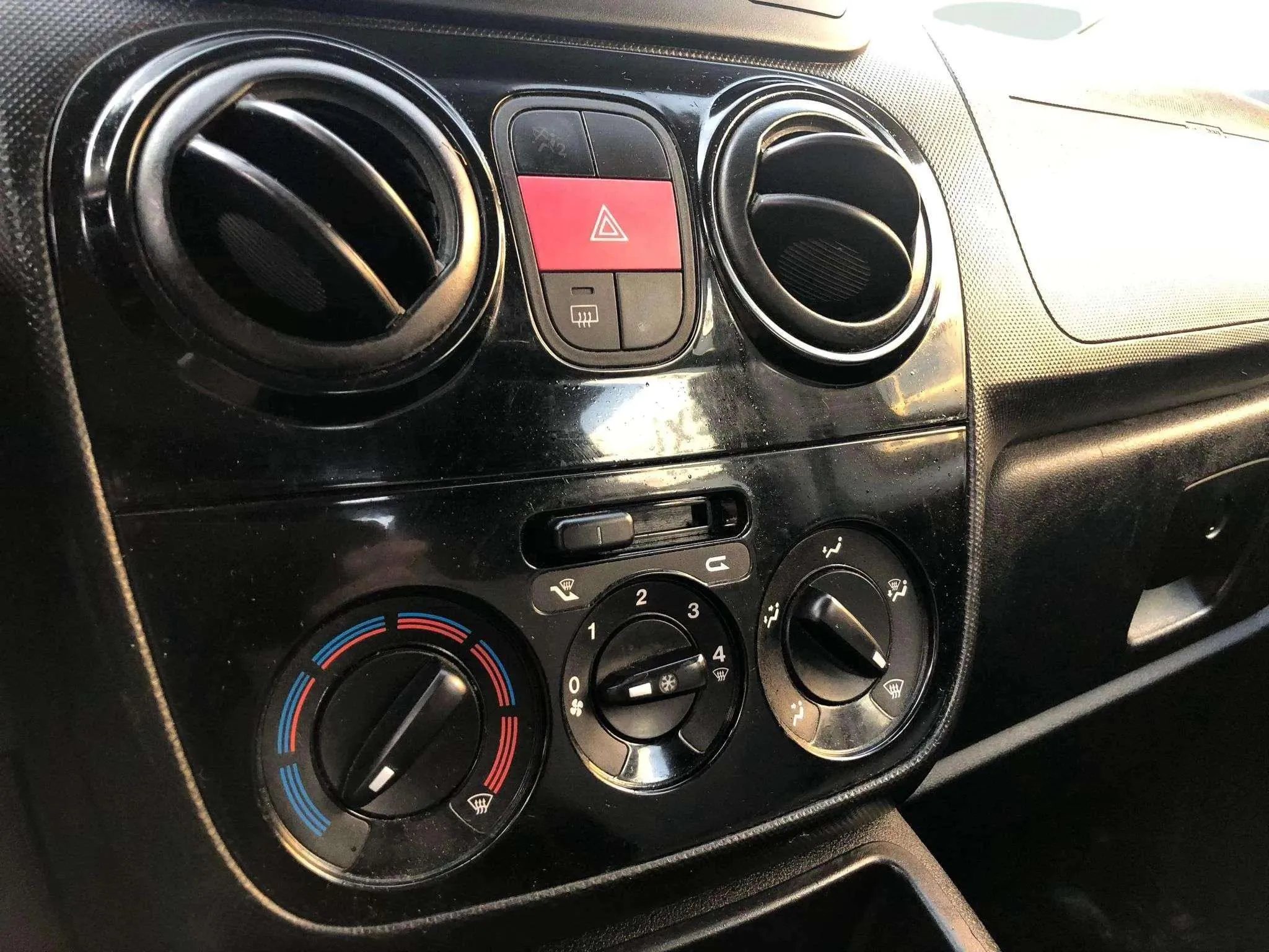 Fiat Qubo Dynamic 1.3 MultiJet 80 E6 - foto 14