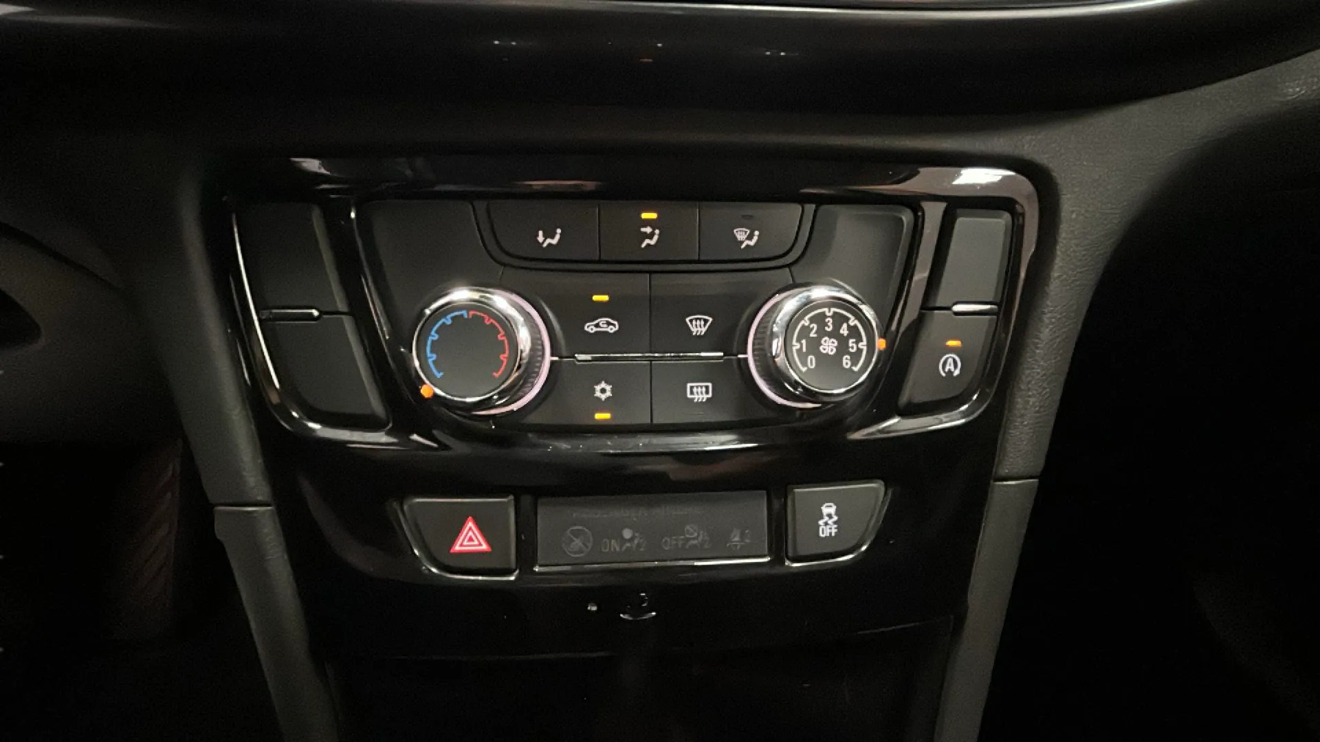 Opel Mokka 1.4 T 4x2 Selective - foto 23