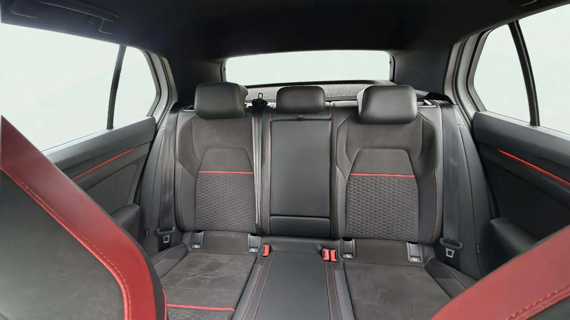 Volkswagen Golf GTI Clubsport 2.0 TSI DSG - foto 19
