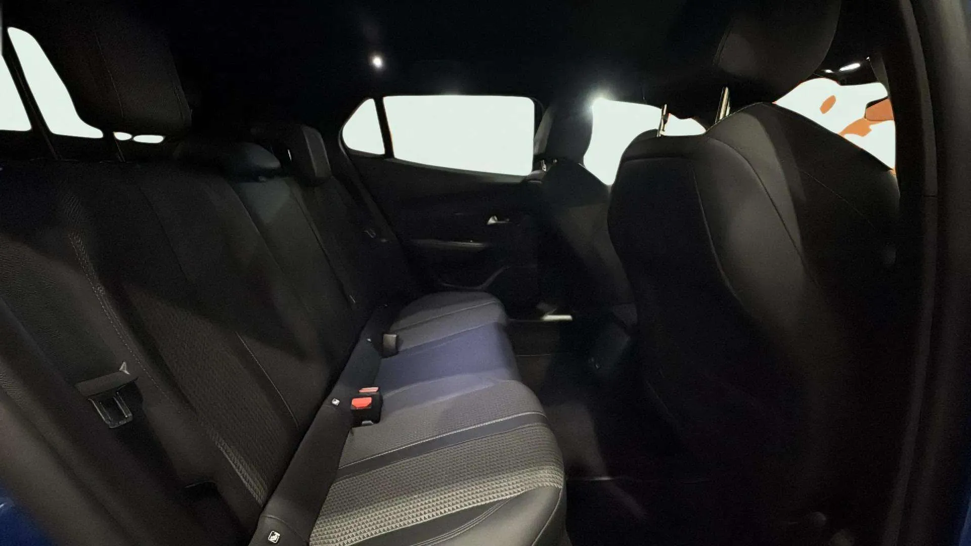 Peugeot 2008 GT PureTech 130 - foto 14