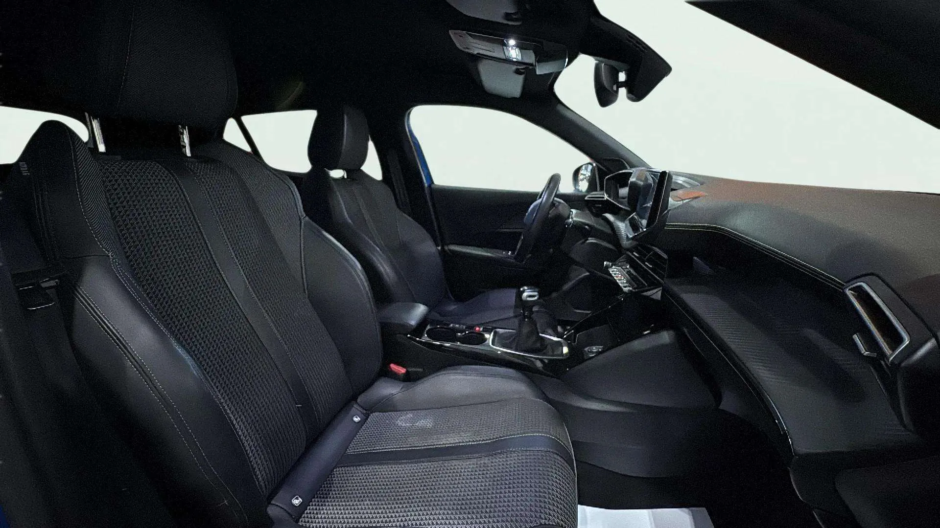 Peugeot 2008 GT PureTech 130 - foto 13