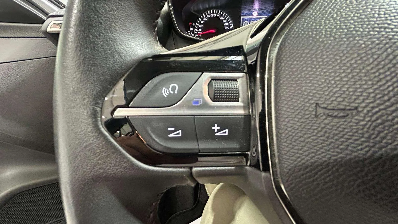 Peugeot 208 Active PureTech 100 - foto 22