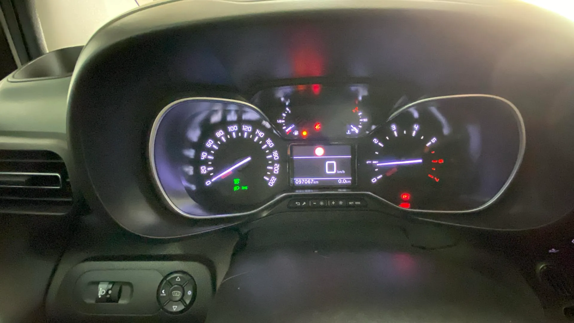 Citroën Berlingo Talla XL BlueHDi 100 Feel - foto 8