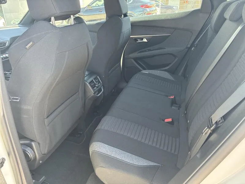 Peugeot 3008 1.5 BlueHDi Pack - foto 21