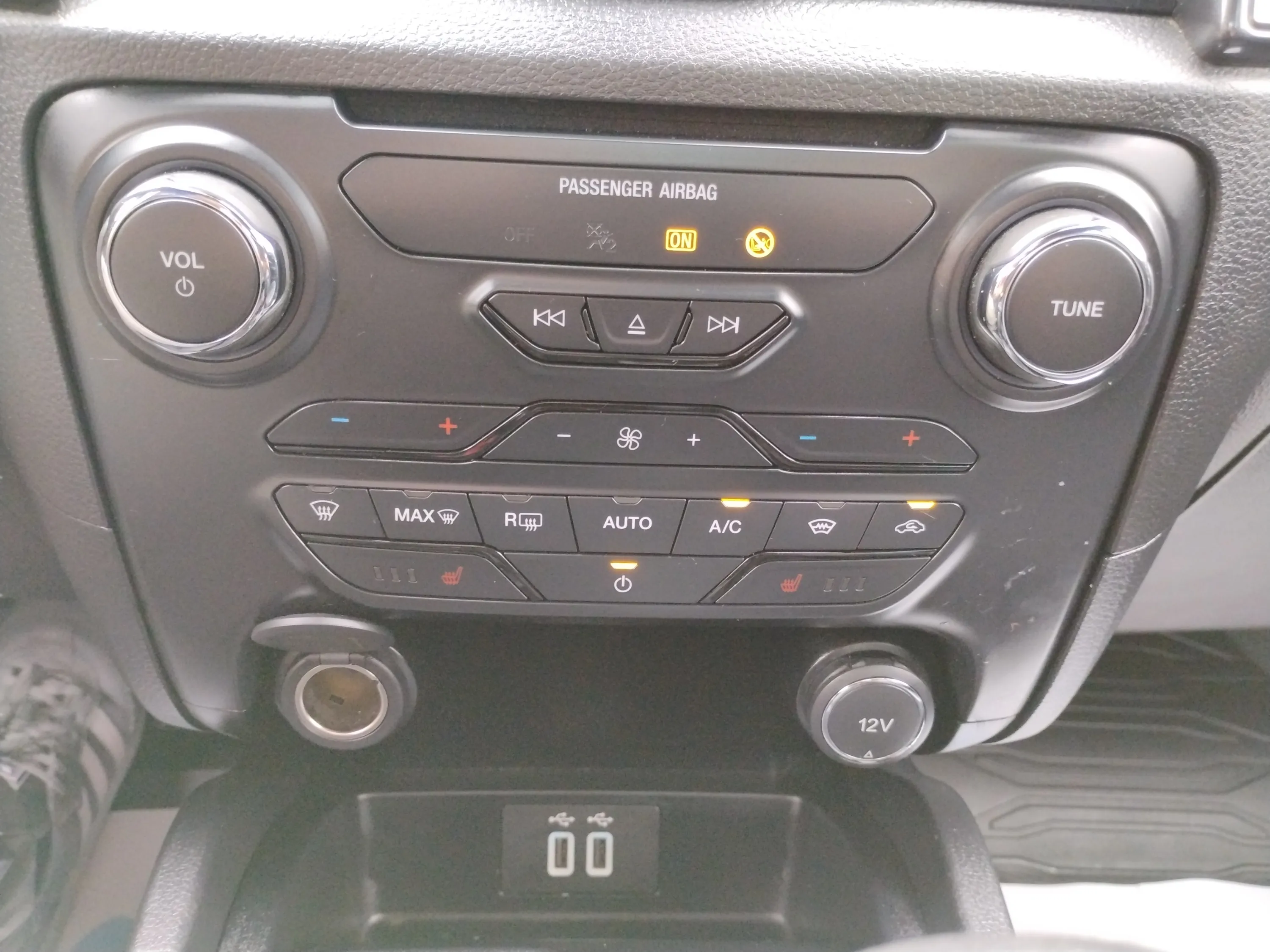Ford Ranger 2.0 TDCi 4x4 Dob Cab Wildtrack - foto 21