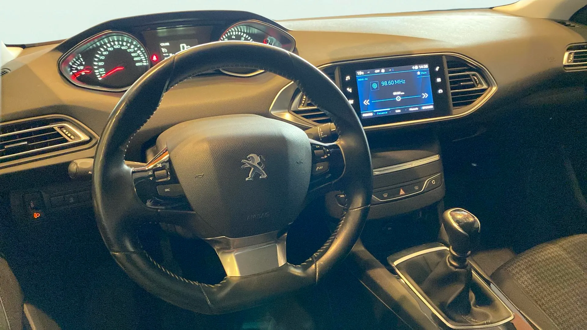 Peugeot 308 SW Active Pack PureTech 130 - foto 17