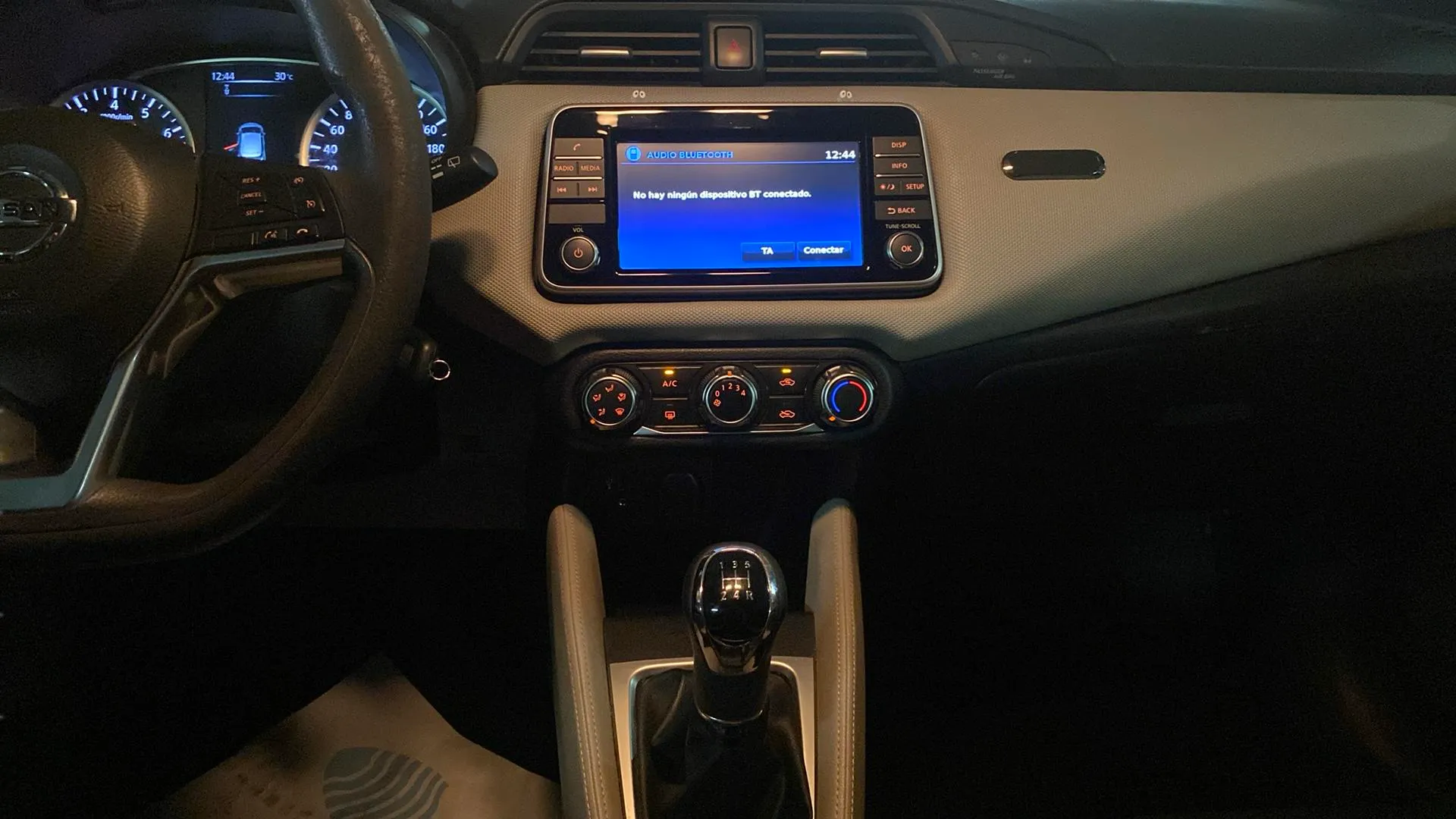 Nissan Micra IG-T Acenta - foto 22