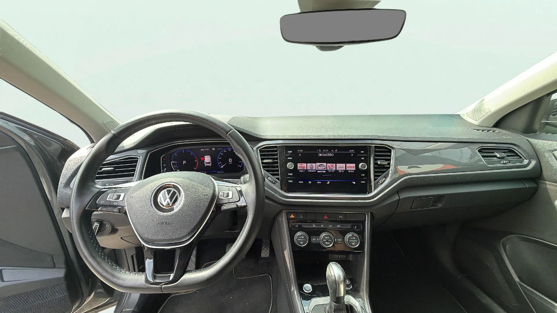 Volkswagen T-Roc Sport 2.0 TDI DSG - foto 11