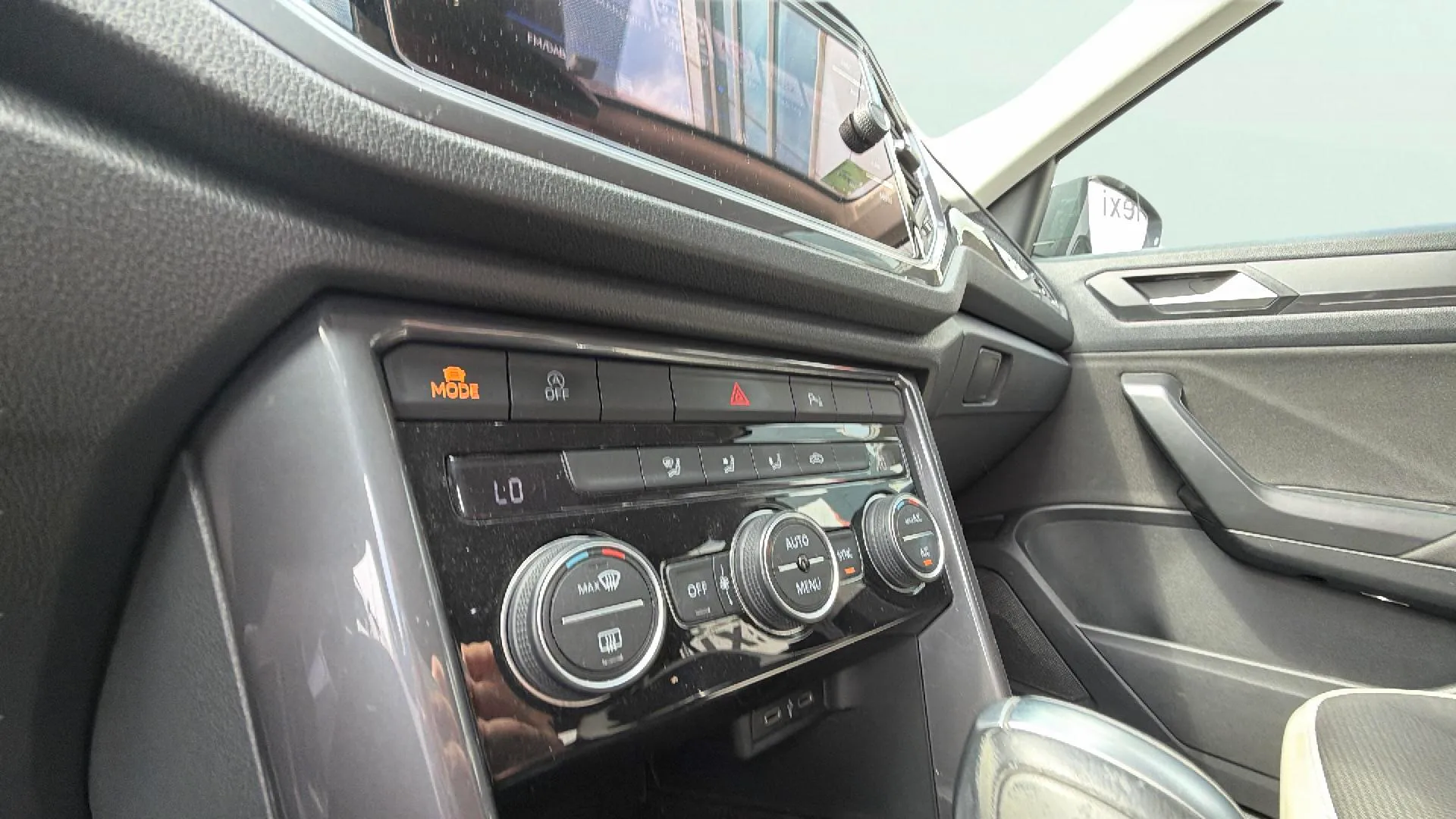 Volkswagen T-Roc Sport 2.0 TDI DSG - foto 25