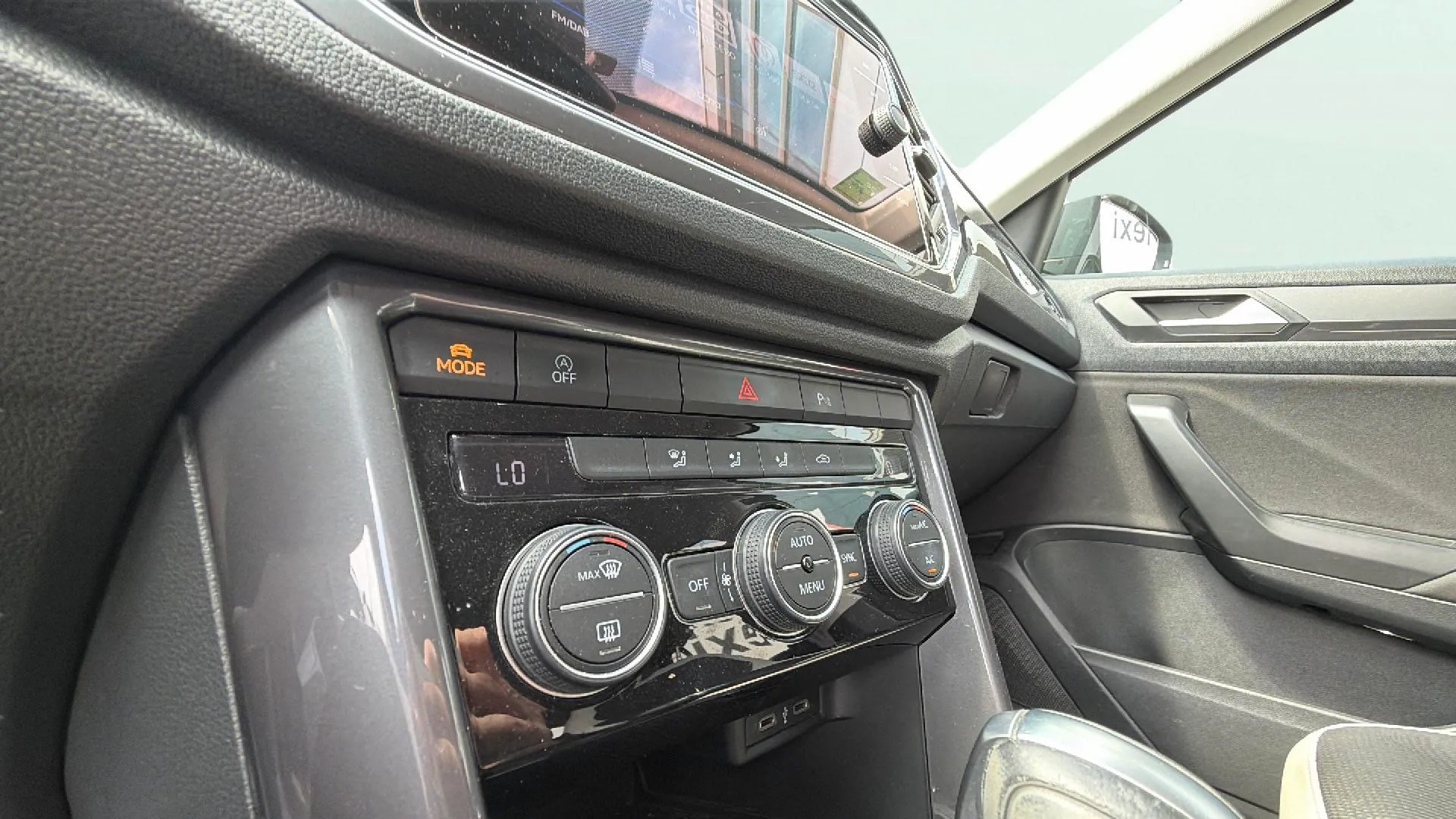 Volkswagen T-Roc Sport 2.0 TDI DSG - foto 13
