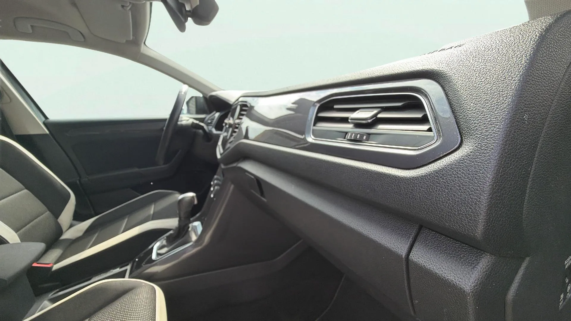 Volkswagen T-Roc Sport 2.0 TDI DSG - foto 19