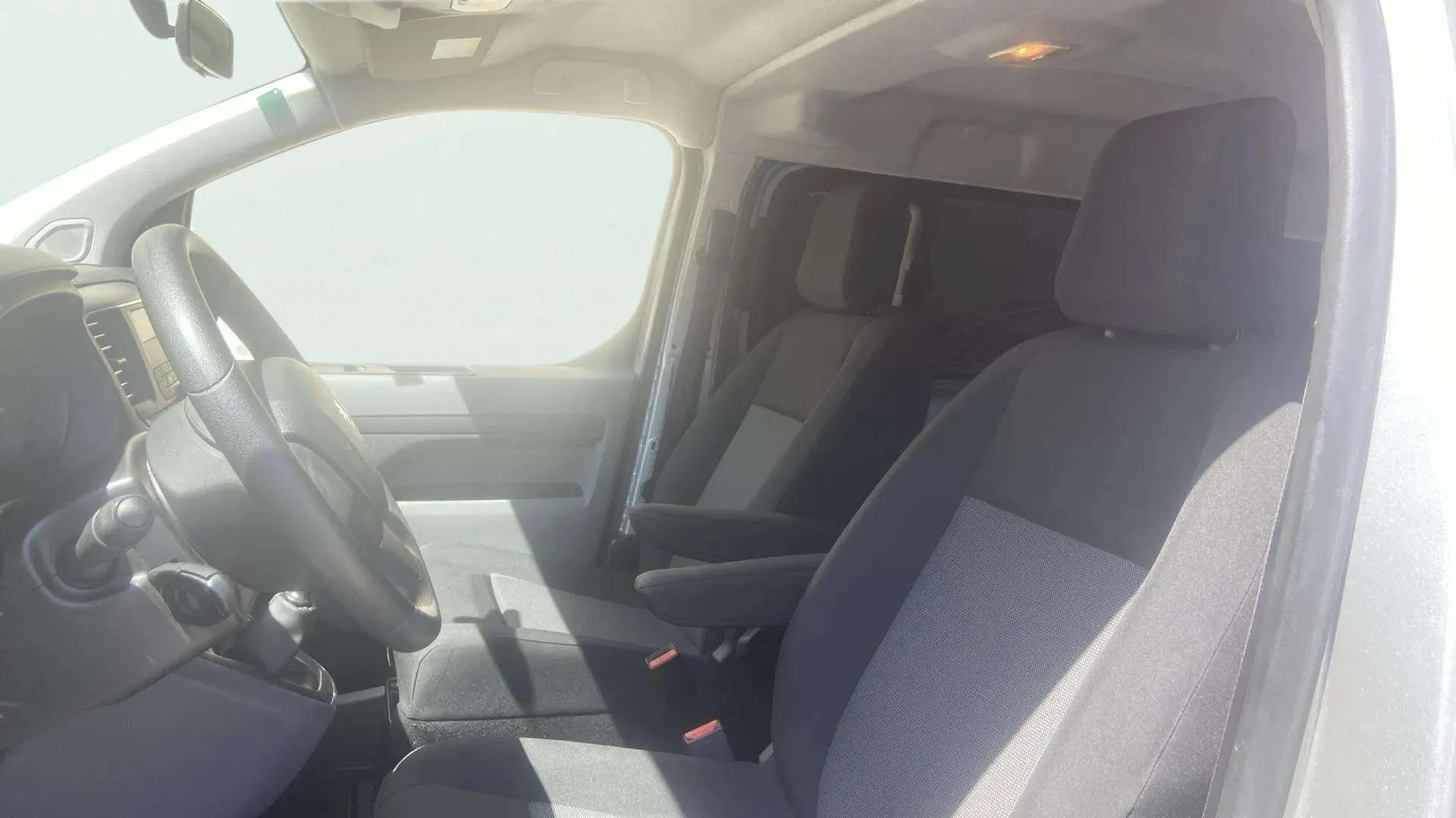 Peugeot Traveller Active BlueHDi Long - foto 17