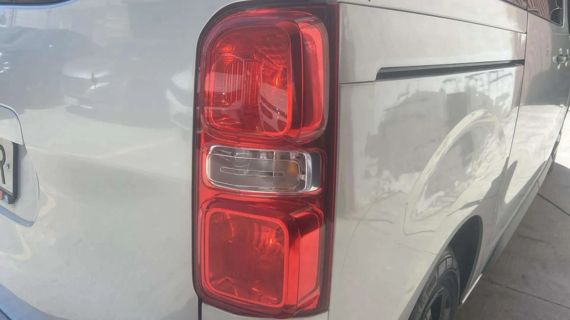 Peugeot Traveller Active BlueHDi Long - foto 11