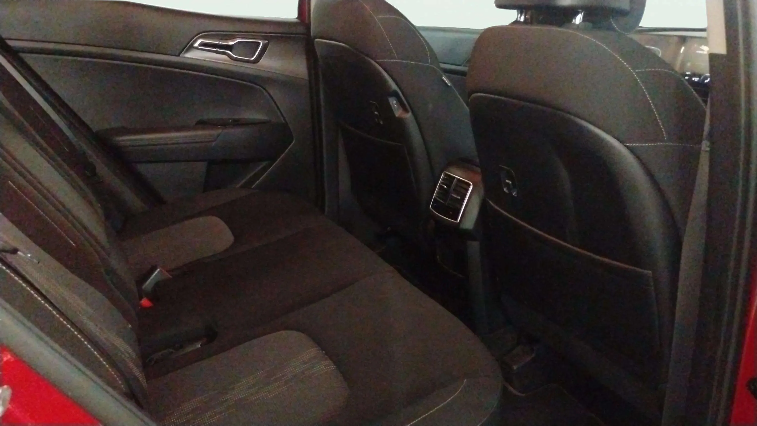 Kia Sportage 1.6 T-GDi HEV Drive 4x2 - foto 21