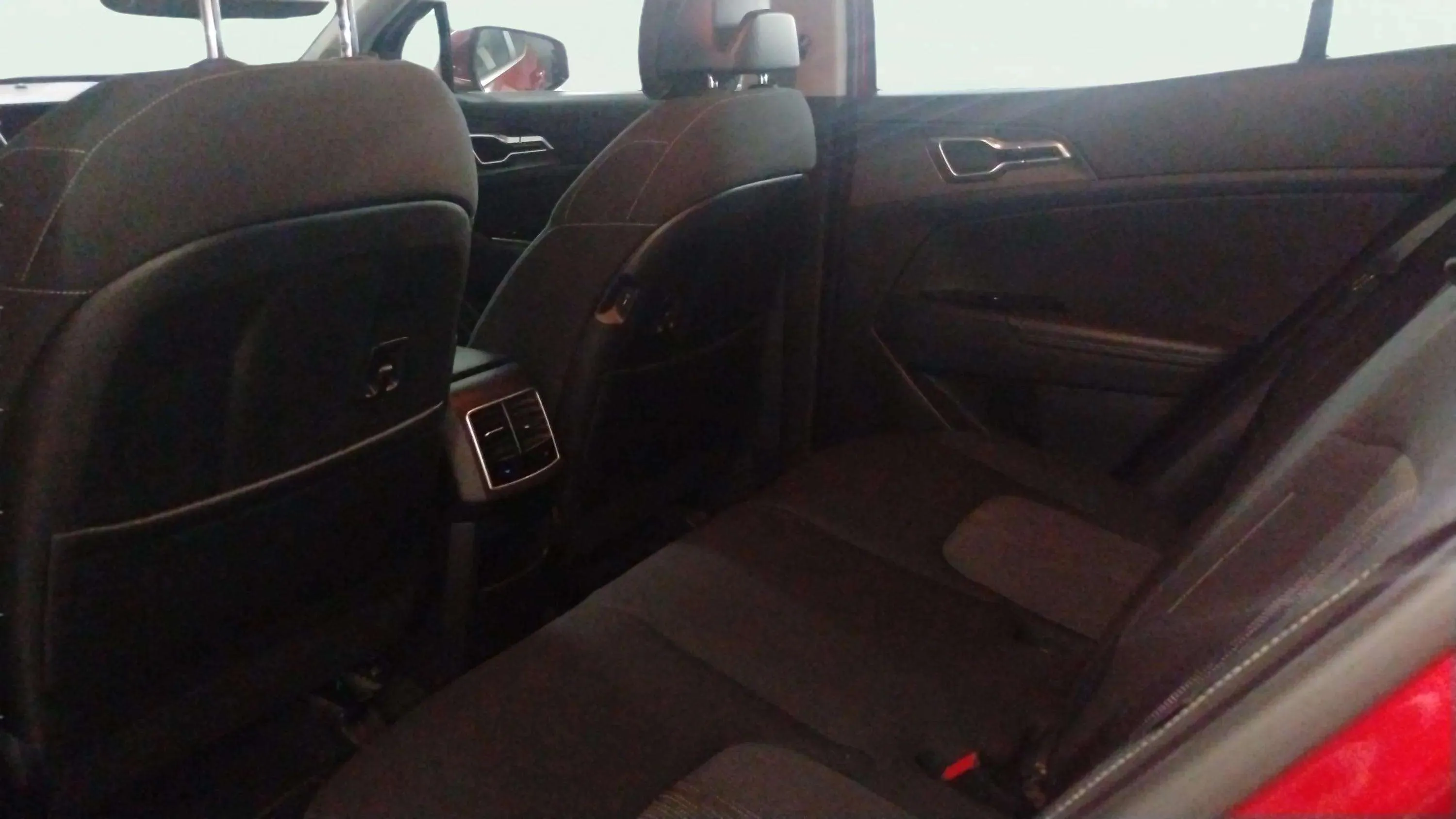 Kia Sportage 1.6 T-GDi HEV Drive 4x2 - foto 17