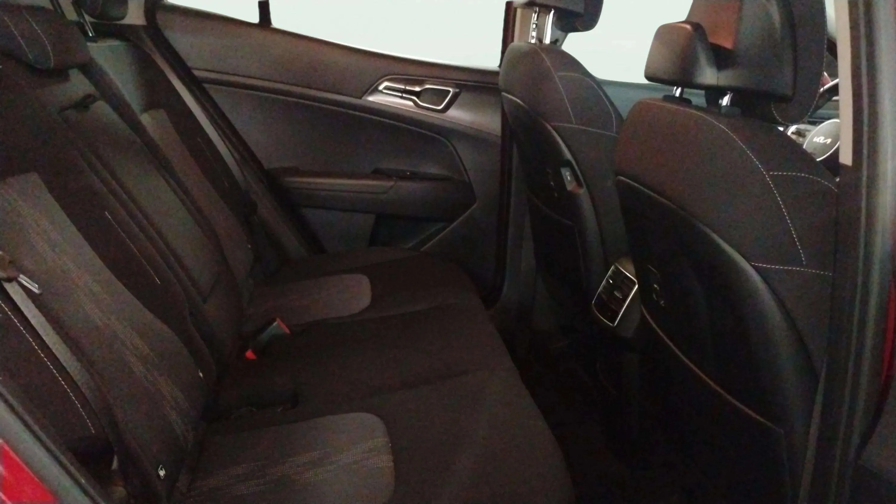 Kia Sportage 1.6 T-GDi HEV Drive 4x2 - foto 22