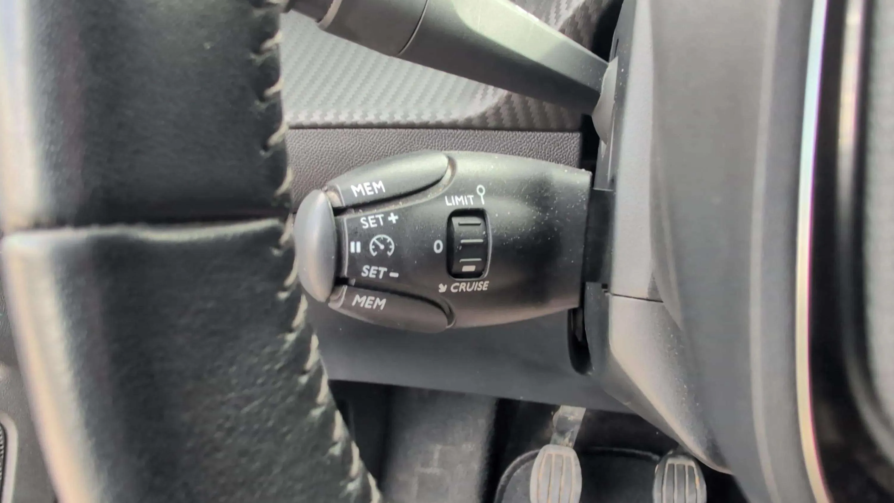 Peugeot 2008 Allure Pack PureTech 130 - foto 11