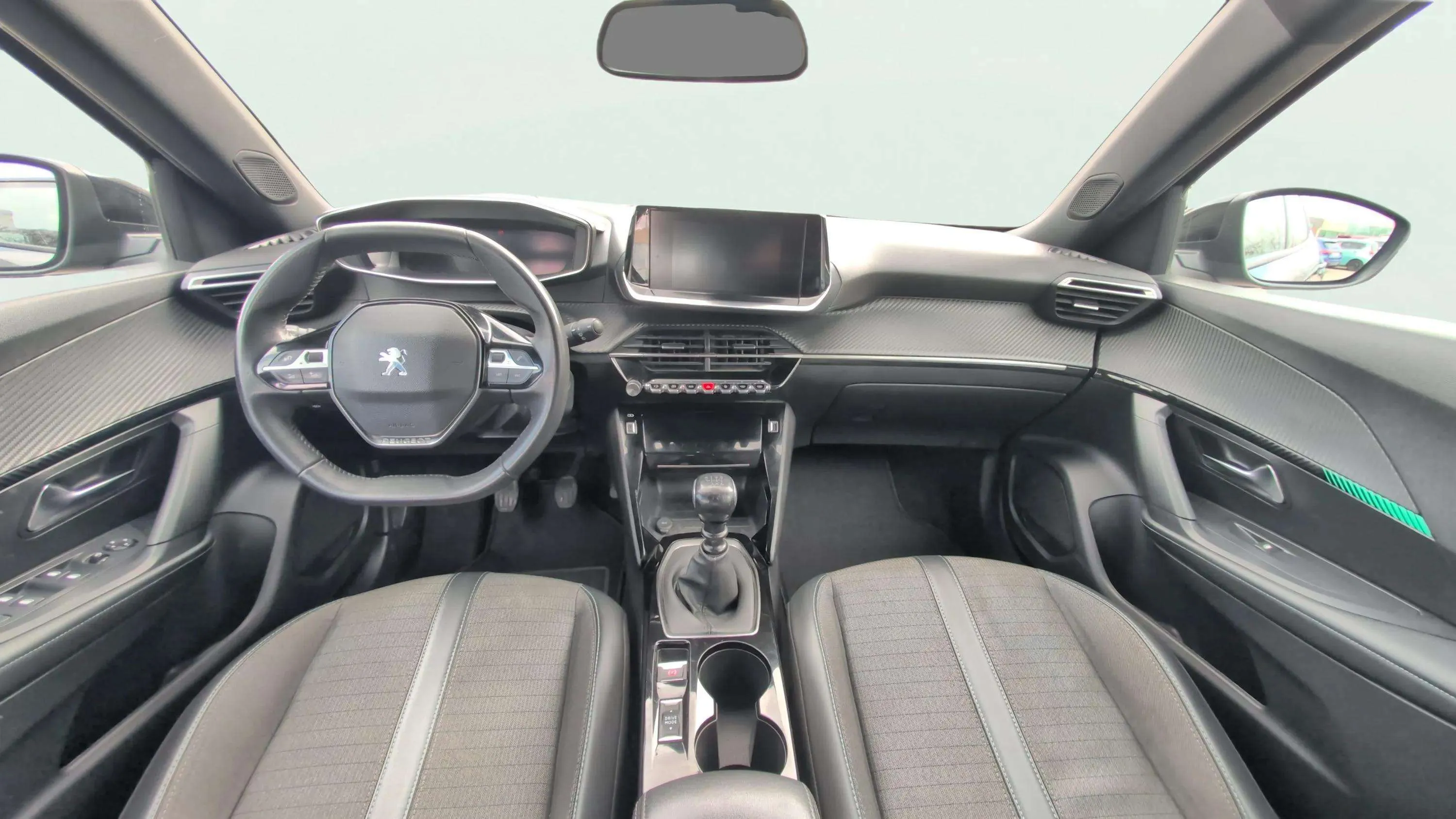 Peugeot 2008 Allure Pack PureTech 130 - foto 9