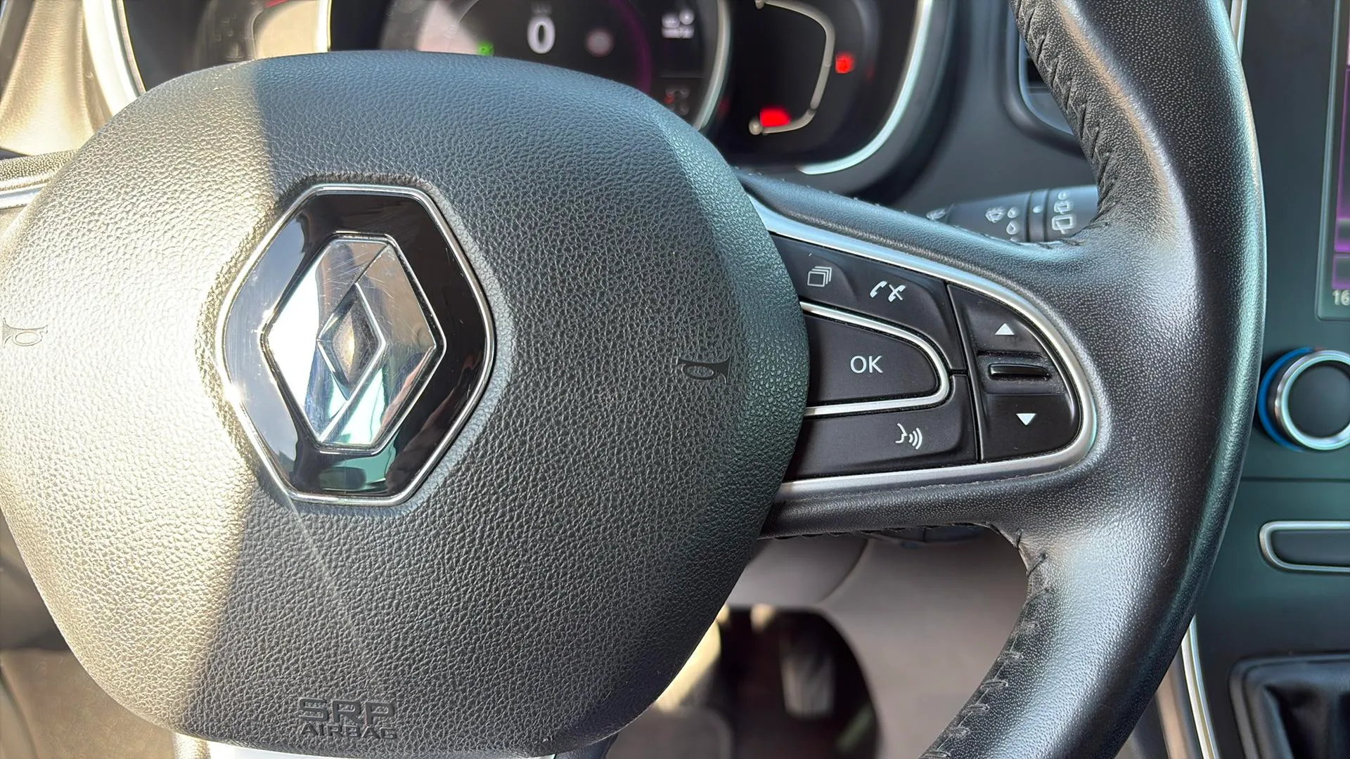 Renault Scénic Zen TCe GPF - foto 12