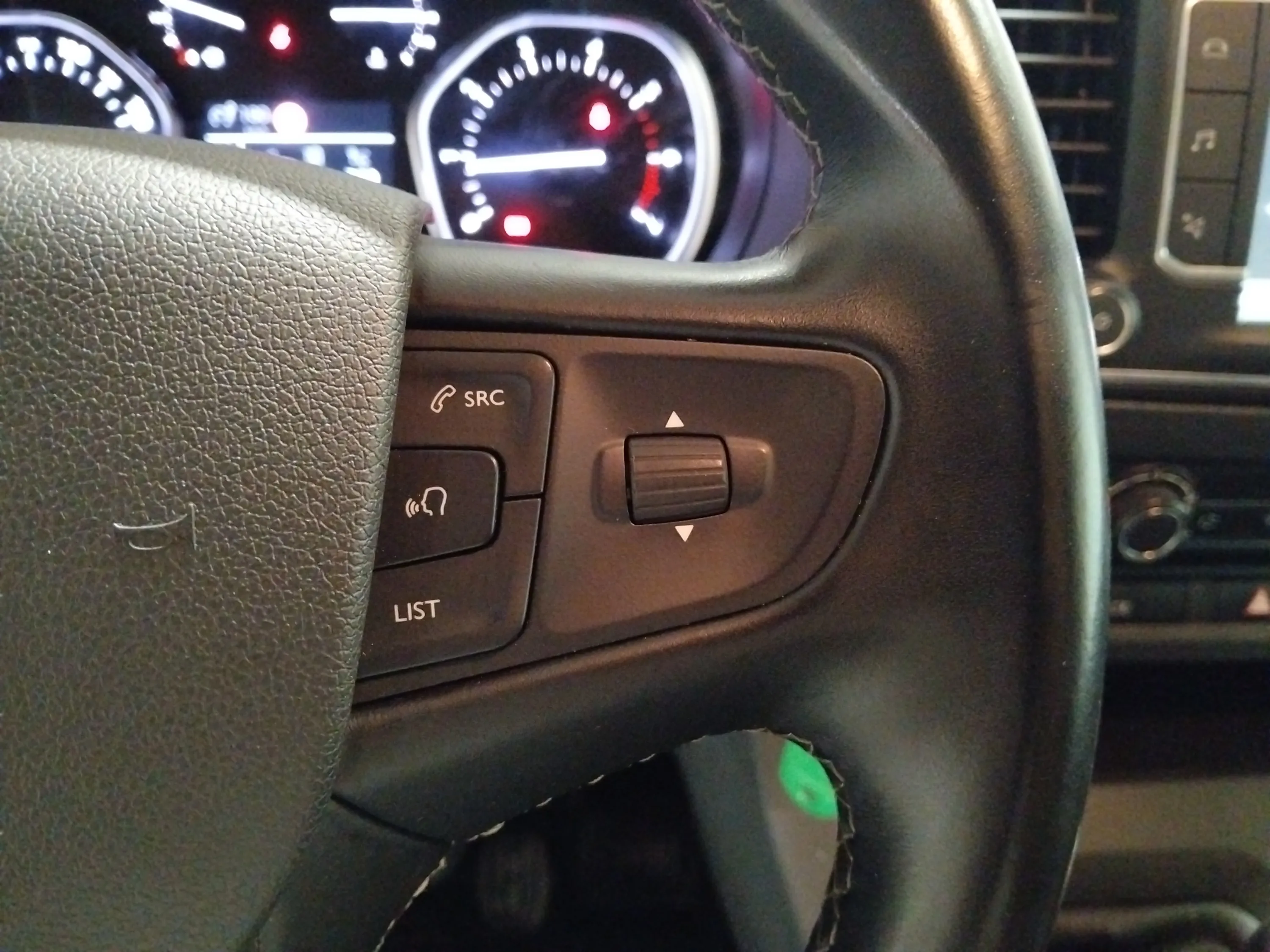 Fiat Scudo Furgón L2 MT6 Lounge - foto 21