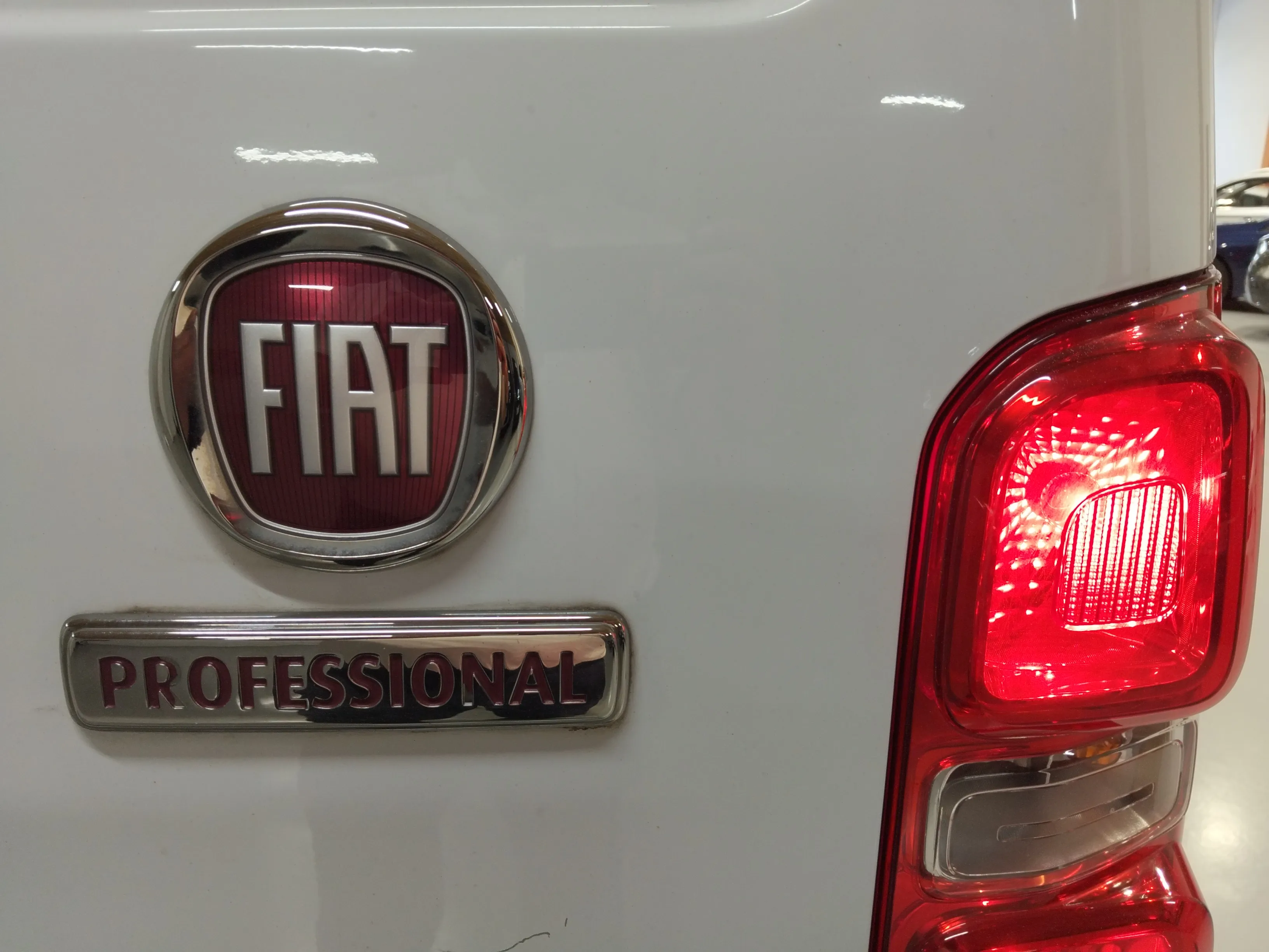 Fiat Scudo Furgón L2 MT6 Lounge - foto 26