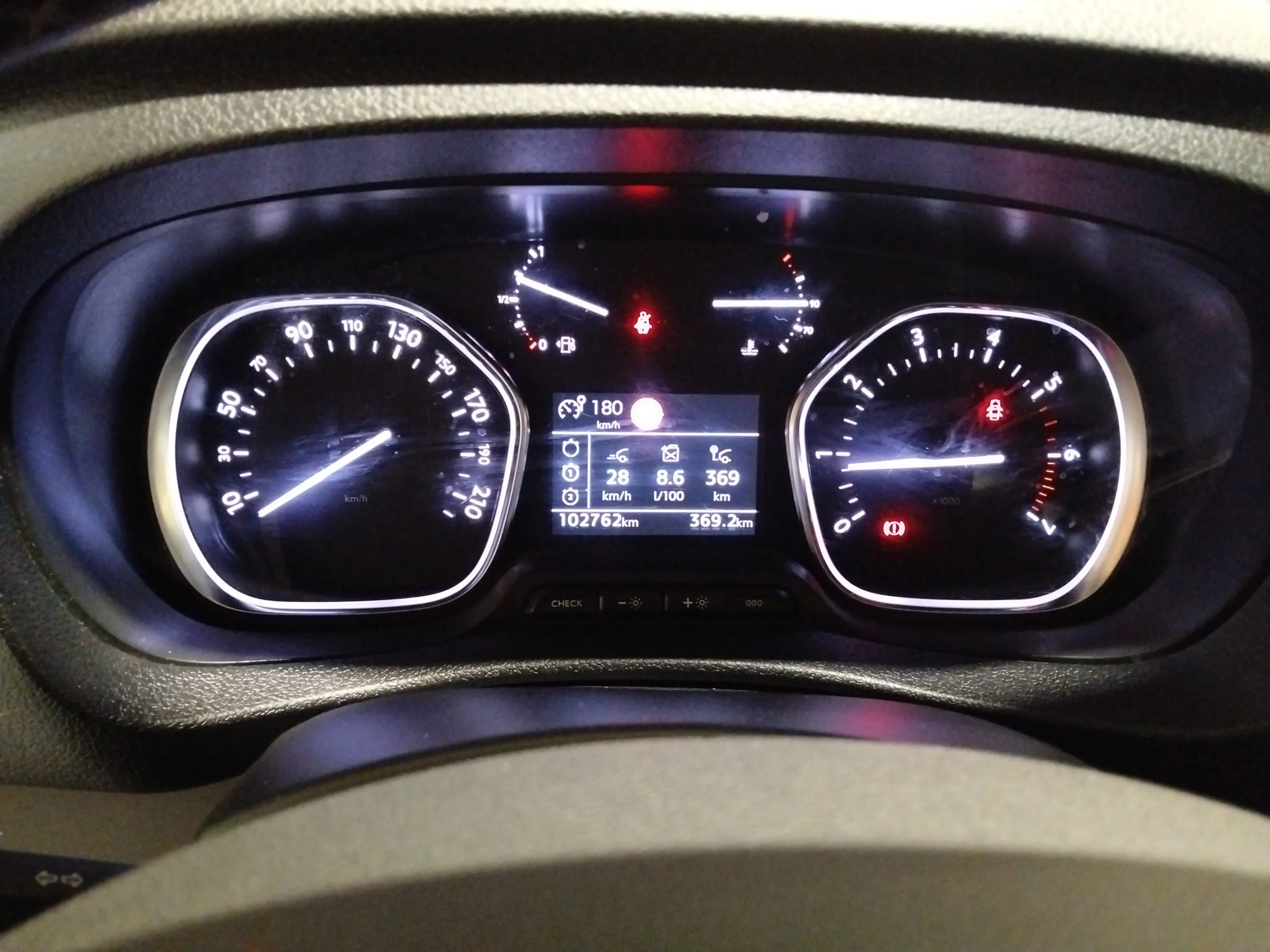 Fiat Scudo Furgón L2 MT6 Lounge - foto 12