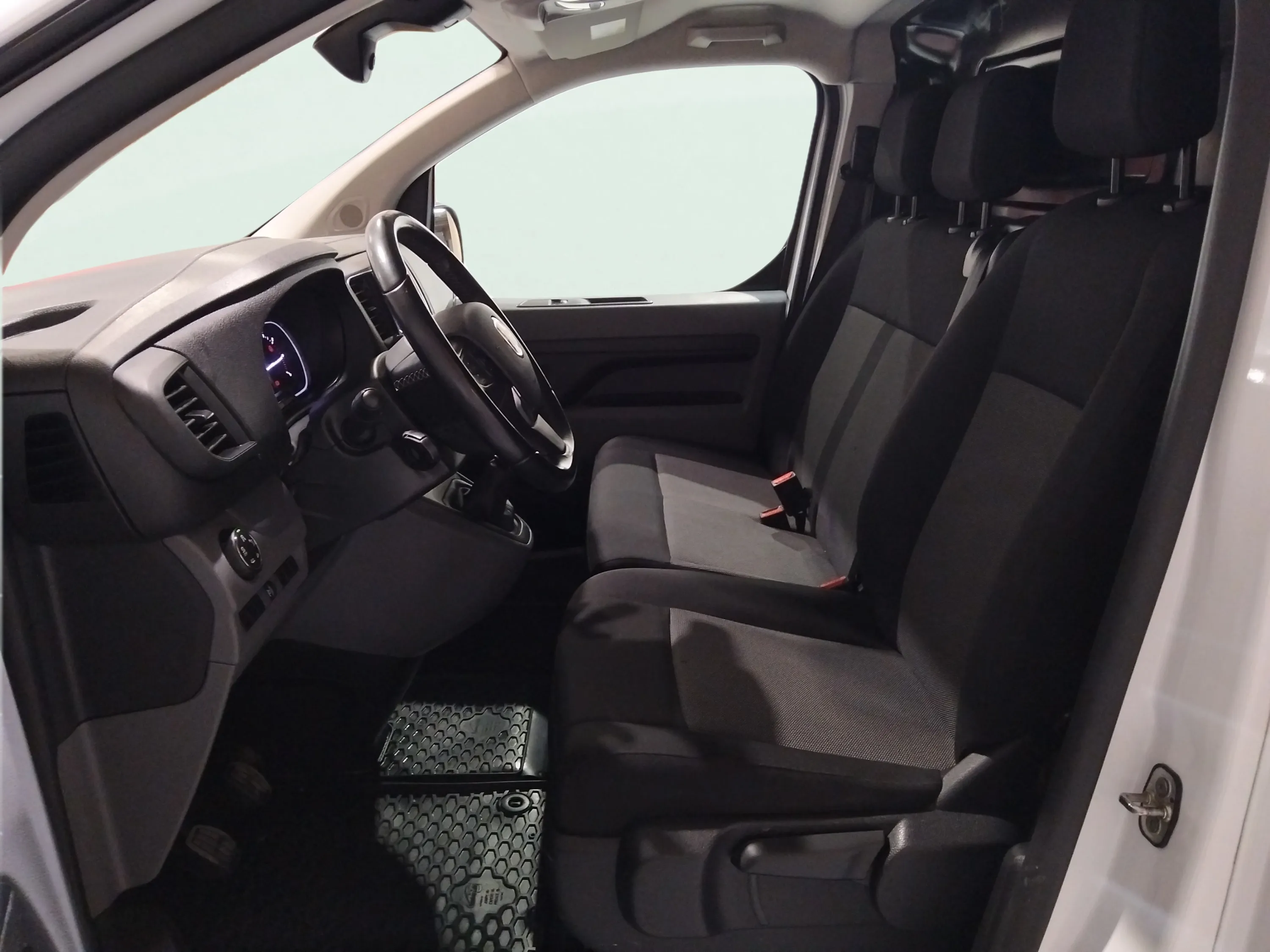 Fiat Scudo Furgón L2 MT6 Lounge - foto 14